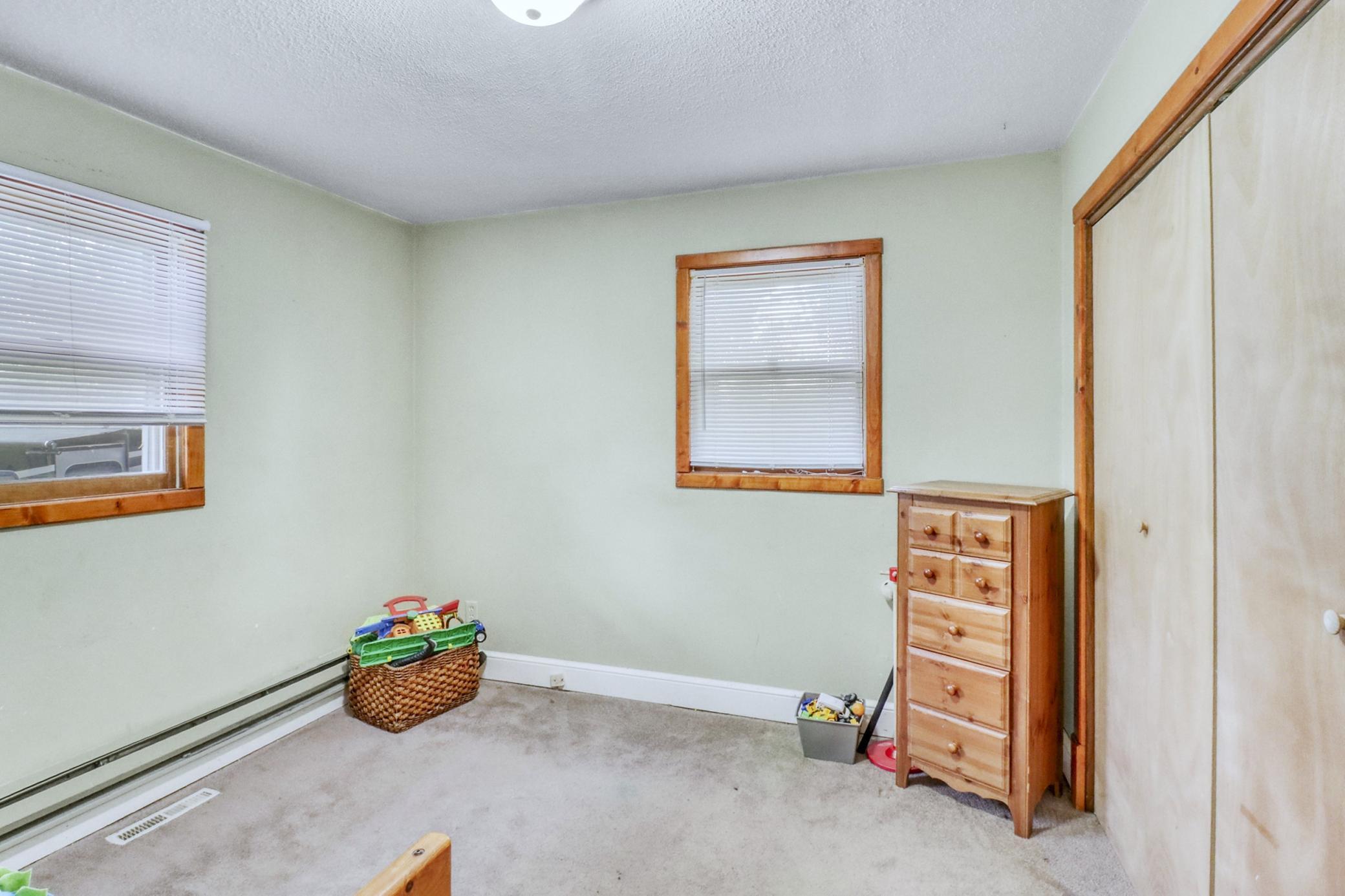 1982 single family home for sale at 105 6th Street in Christine, ND — 4 bed, 2 bath (photo 20 of 38)