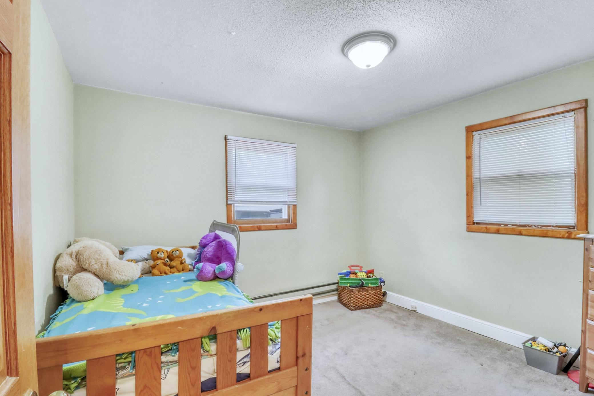 1982 single family home for sale at 105 6th Street in Christine, ND — 4 bed, 2 bath (photo 21 of 38)