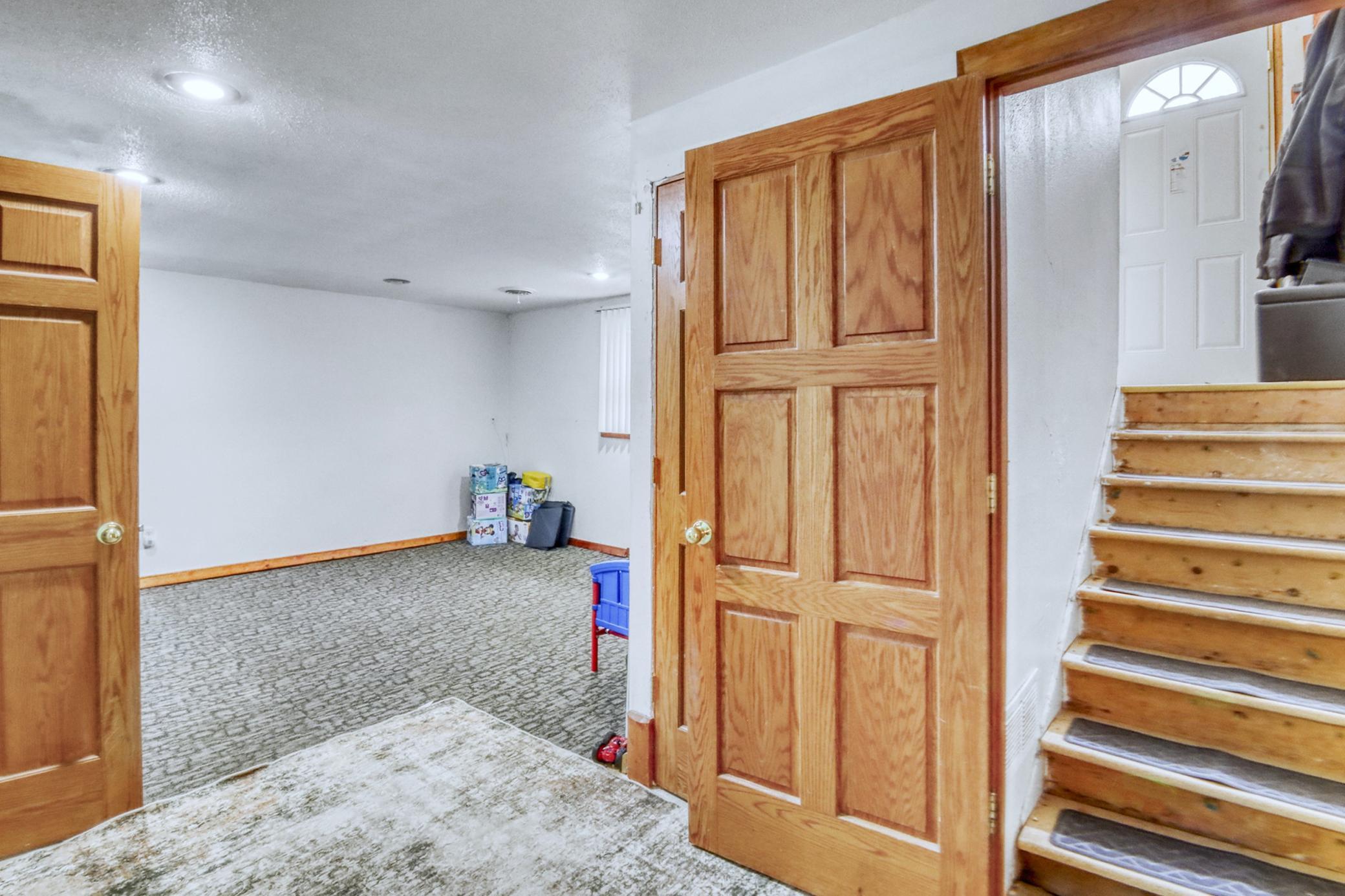 1982 single family home for sale at 105 6th Street in Christine, ND — 4 bed, 2 bath (photo 25 of 38)