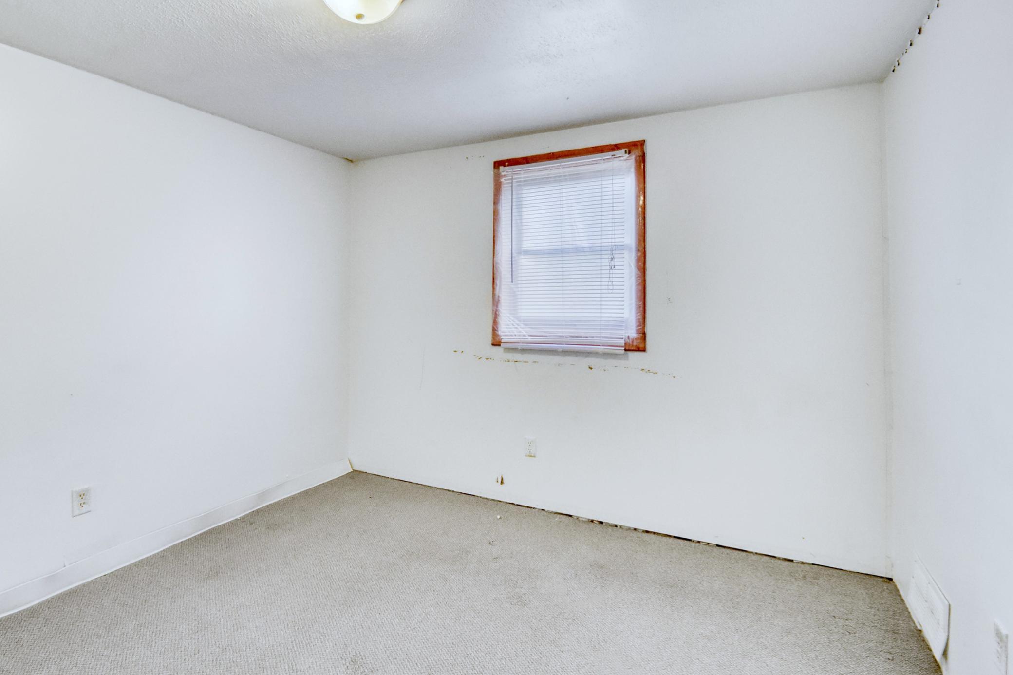 1982 single family home for sale at 105 6th Street in Christine, ND — 4 bed, 2 bath (photo 30 of 38)