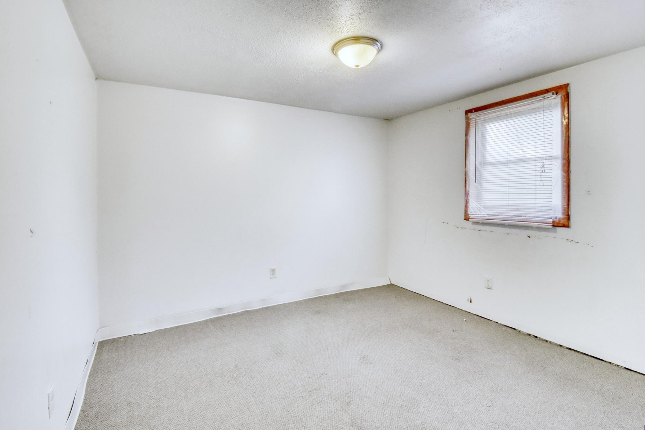 1982 single family home for sale at 105 6th Street in Christine, ND — 4 bed, 2 bath (photo 31 of 38)