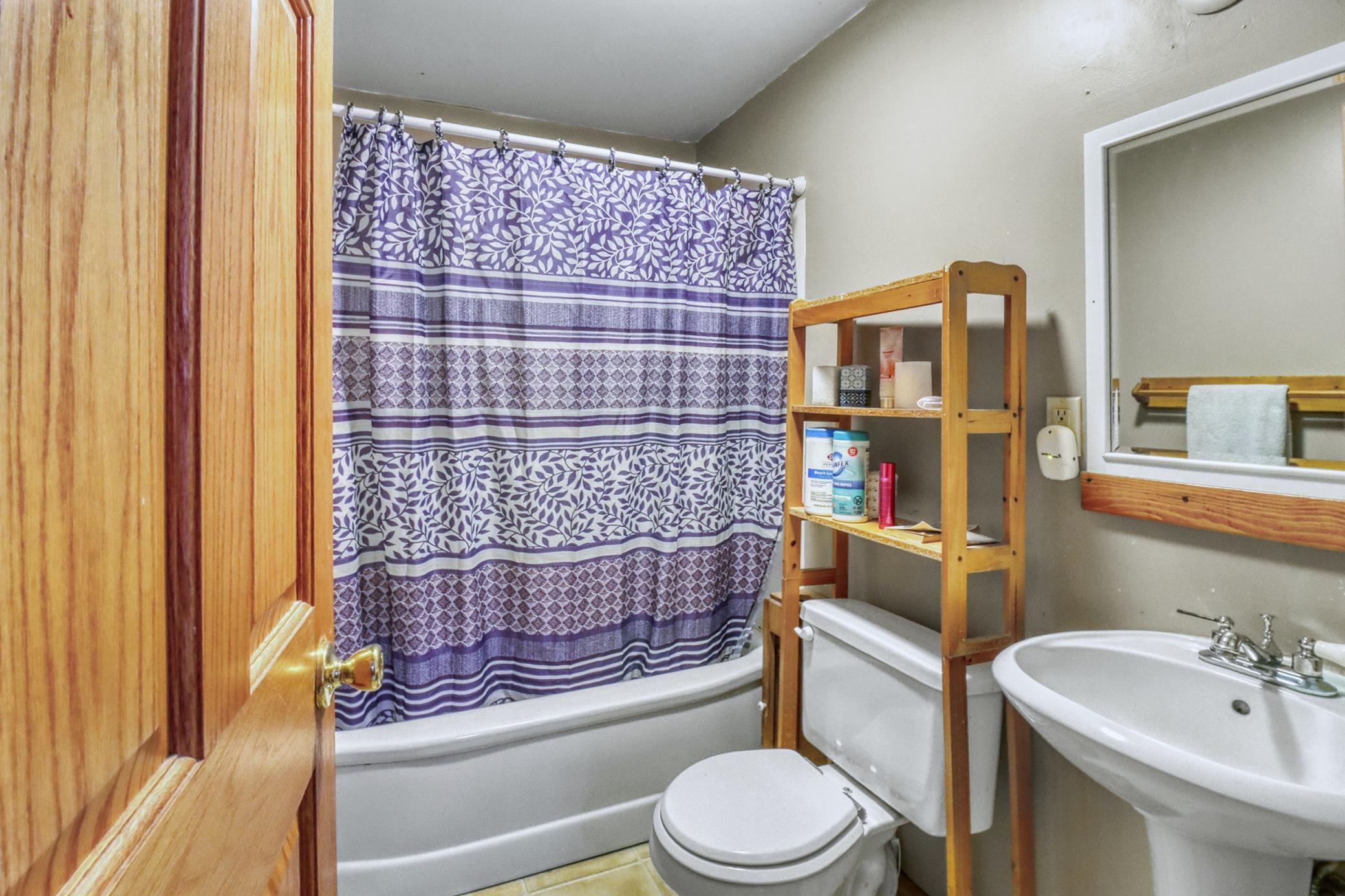 1982 single family home for sale at 105 6th Street in Christine, ND — 4 bed, 2 bath (photo 32 of 38)