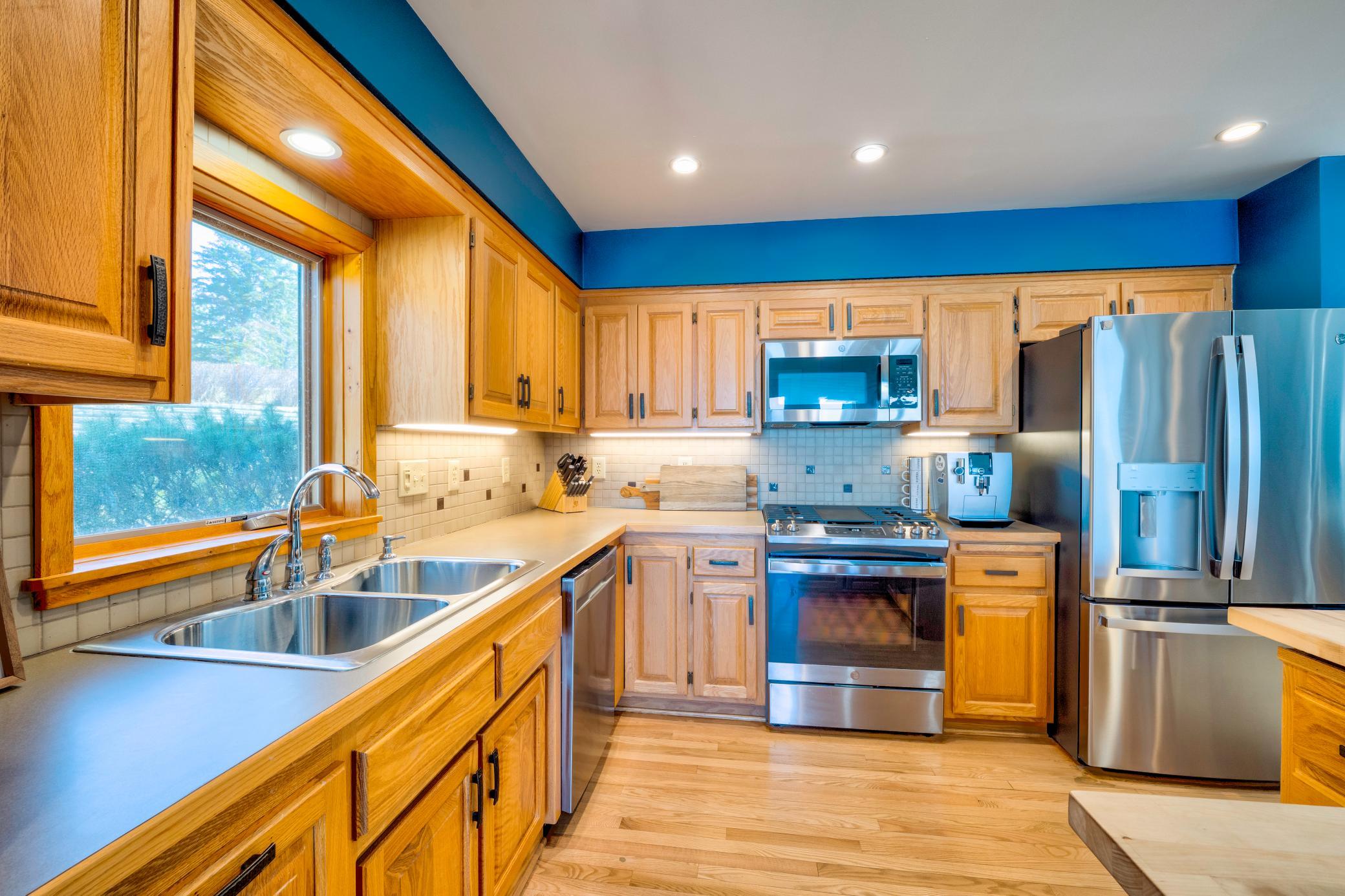 1987 townhouse for sale at 908 Railroad Avenue W in Walker, MN — 2 bed, 3 bath (photo 12 of 44)