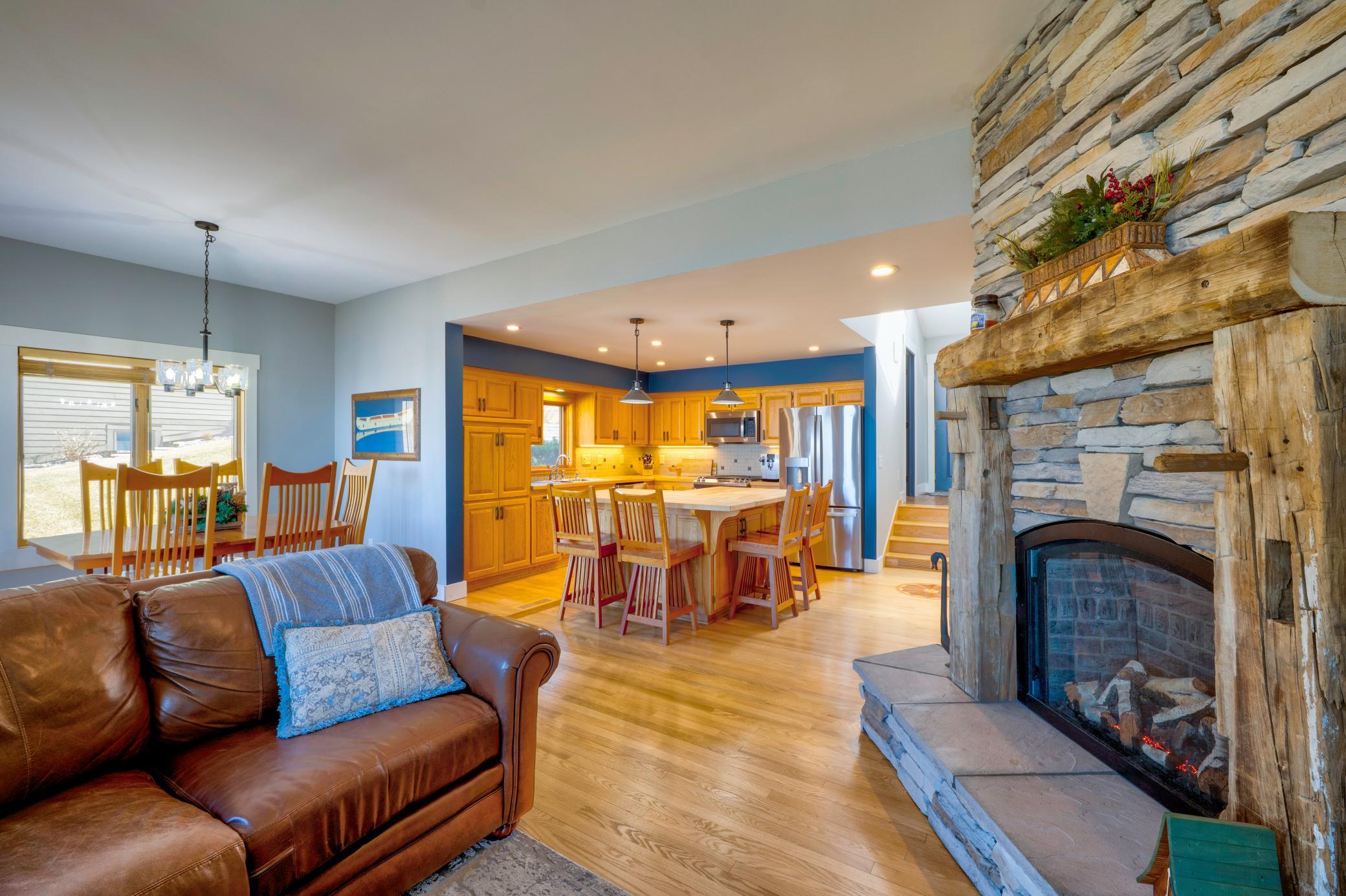 1987 townhouse for sale at 908 Railroad Avenue W in Walker, MN — 2 bed, 3 bath (photo 15 of 44)