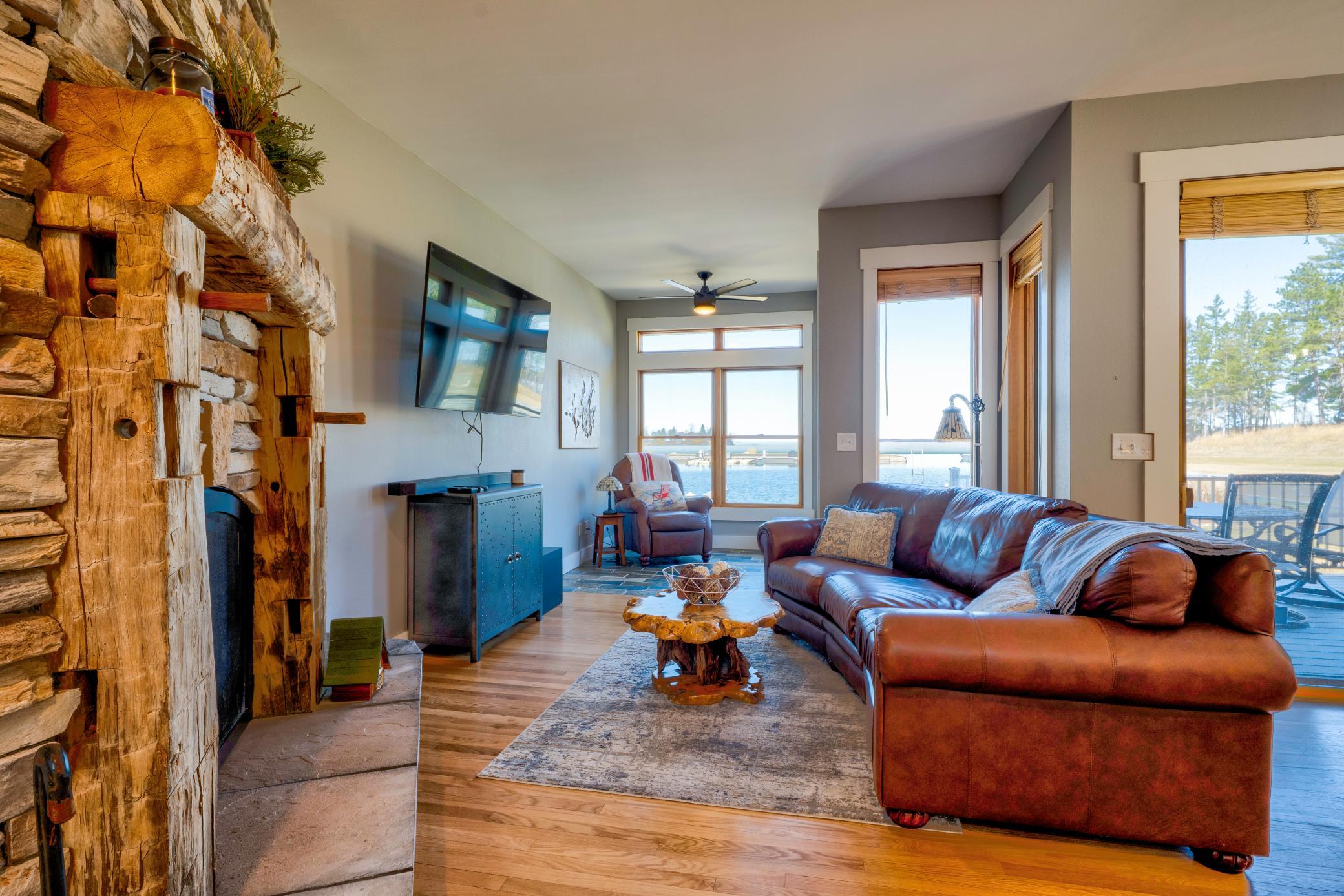 1987 townhouse for sale at 908 Railroad Avenue W in Walker, MN — 2 bed, 3 bath (photo 17 of 44)
