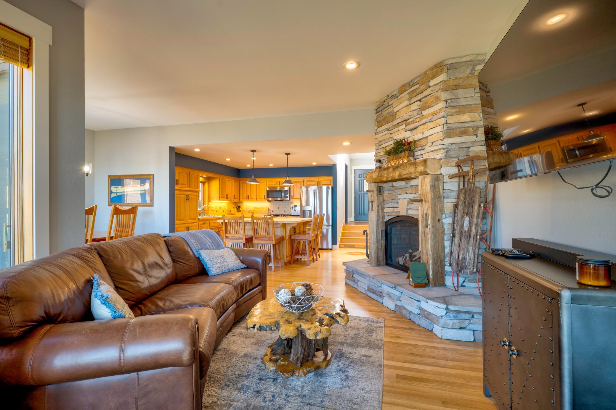 1987 townhouse for sale at 908 Railroad Avenue W in Walker, MN — 2 bed, 3 bath (photo 18 of 44)