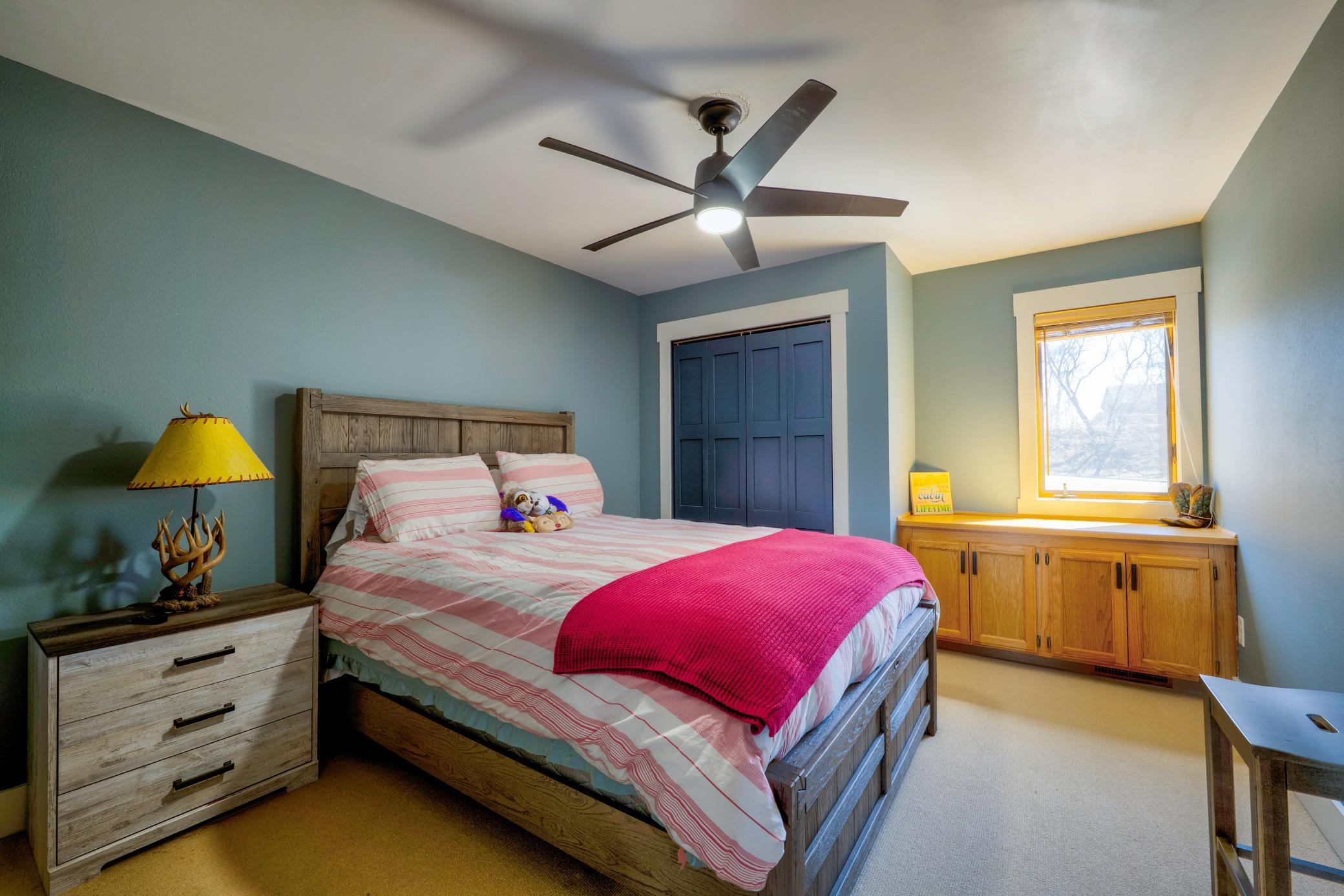 1987 townhouse for sale at 908 Railroad Avenue W in Walker, MN — 2 bed, 3 bath (photo 20 of 44)