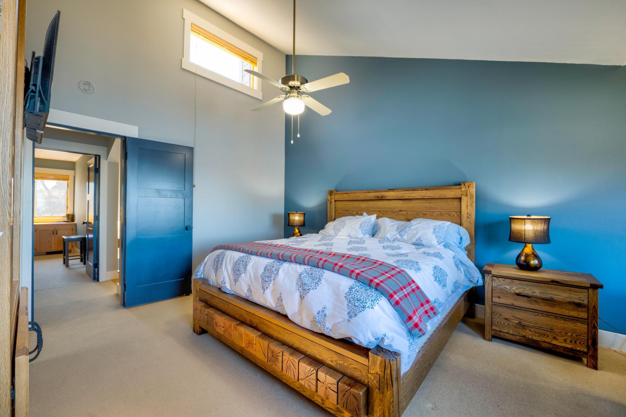 1987 townhouse for sale at 908 Railroad Avenue W in Walker, MN — 2 bed, 3 bath (photo 23 of 44)