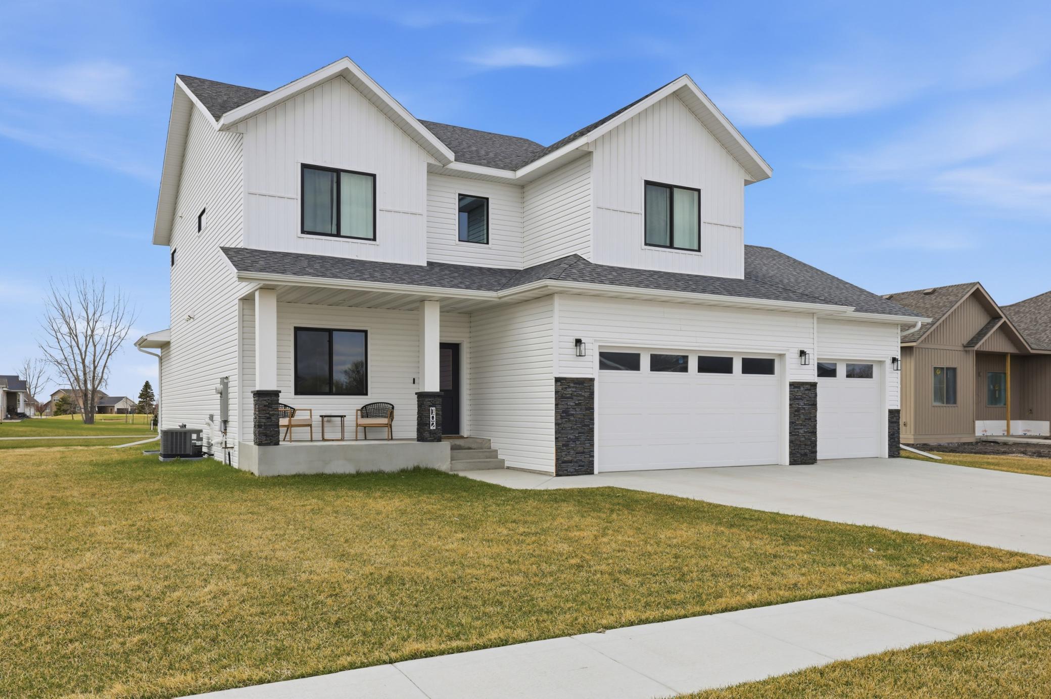 2024 single family home for sale at 102 Annies Way in Mapleton, ND — 5 bed, 4 bath (photo 2 of 55)