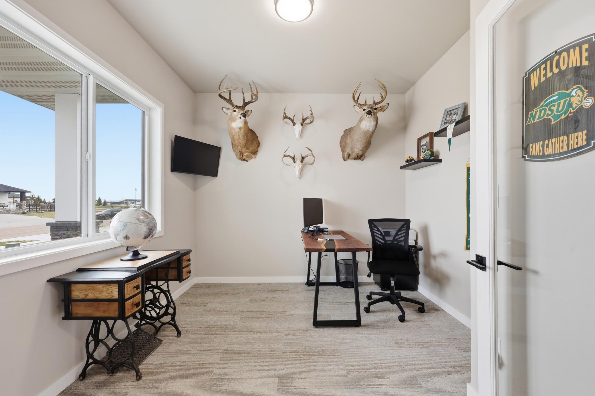 2024 single family home for sale at 102 Annies Way in Mapleton, ND — 5 bed, 4 bath (photo 14 of 55)