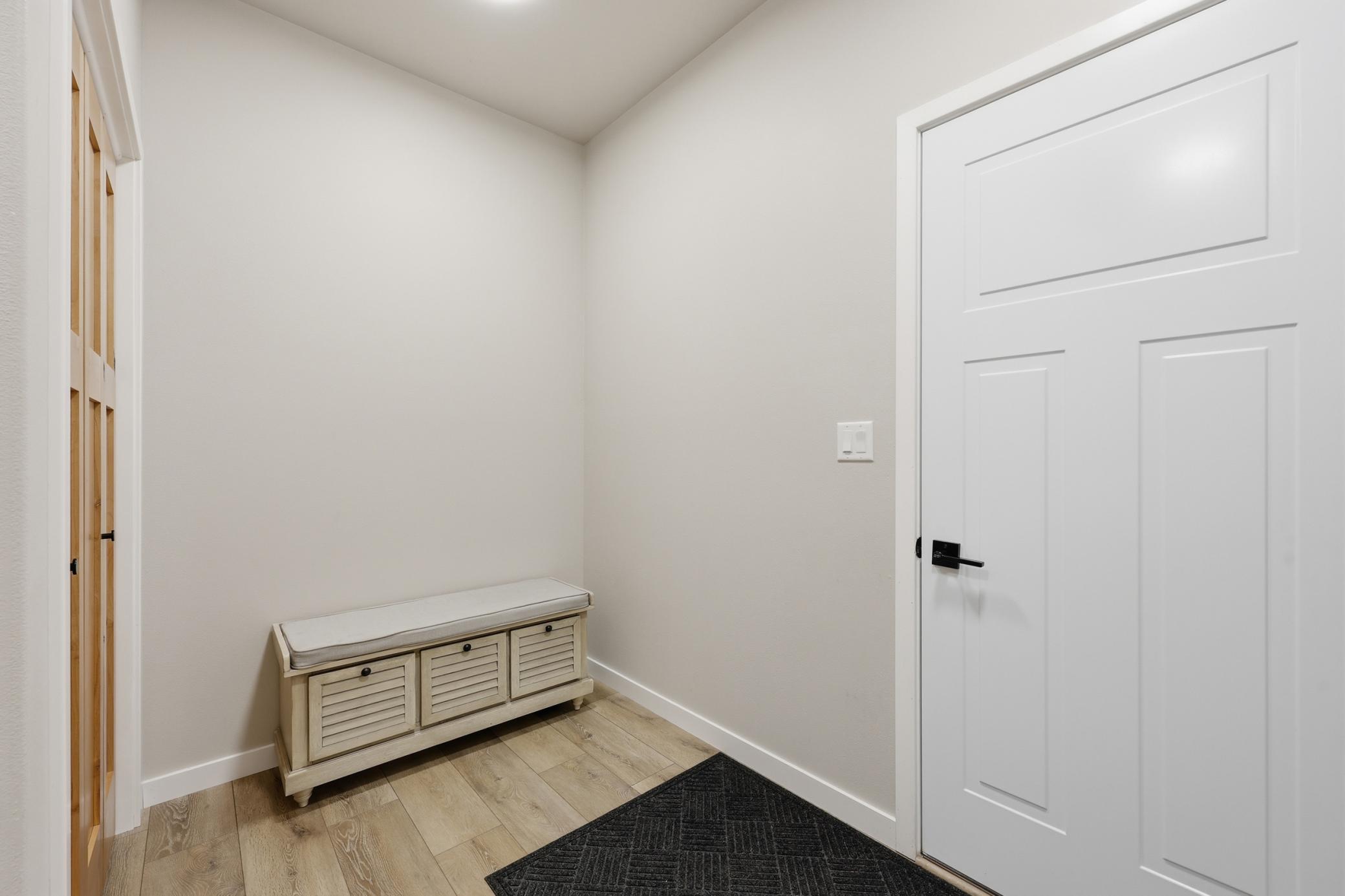 2024 single family home for sale at 102 Annies Way in Mapleton, ND — 5 bed, 4 bath (photo 17 of 55)