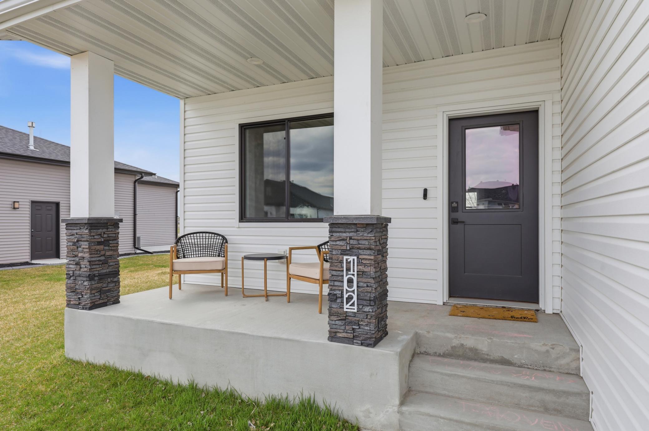 2024 single family home for sale at 102 Annies Way in Mapleton, ND — 5 bed, 4 bath (photo 3 of 55)