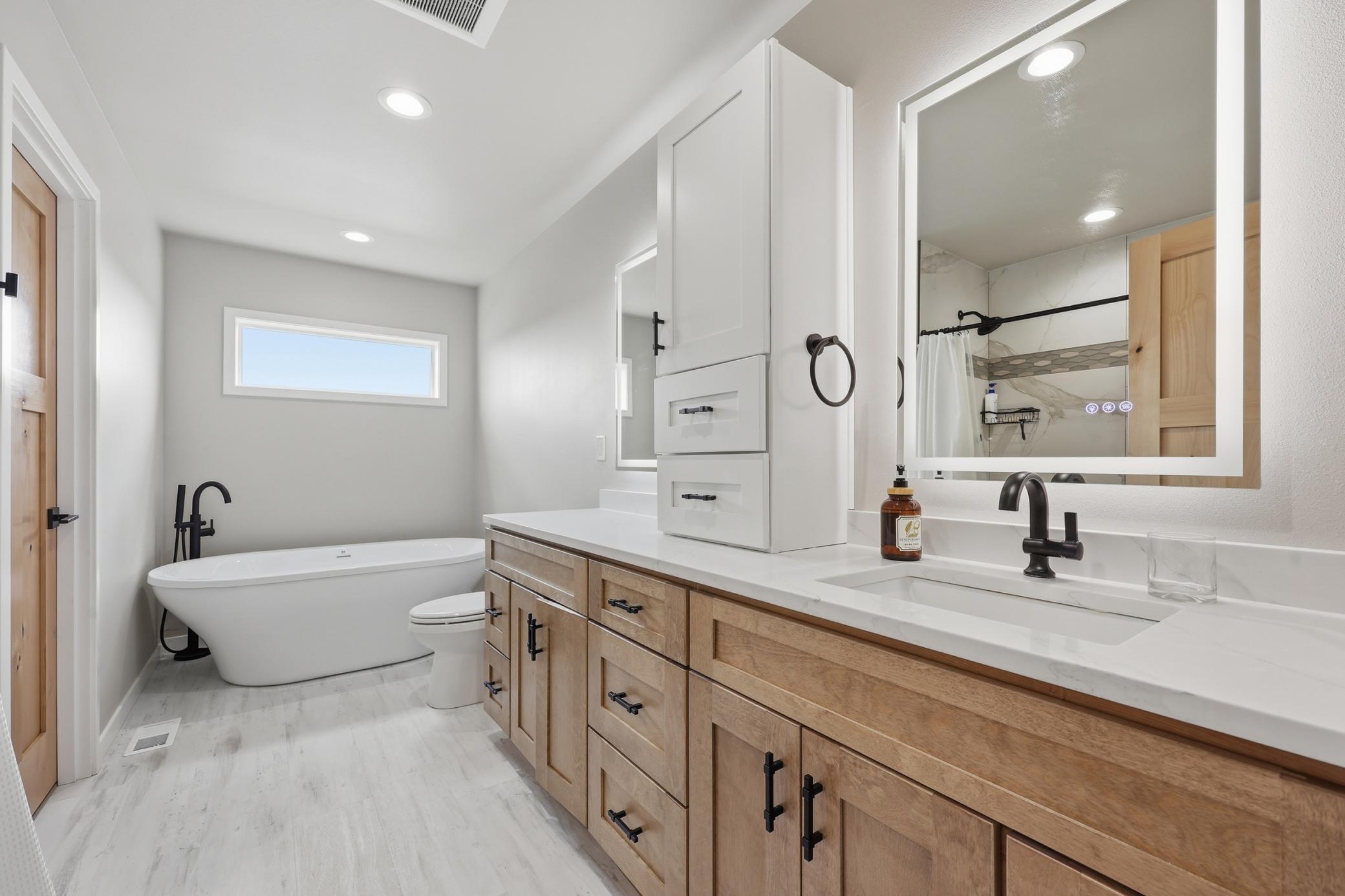 2024 single family home for sale at 102 Annies Way in Mapleton, ND — 5 bed, 4 bath (photo 21 of 55)