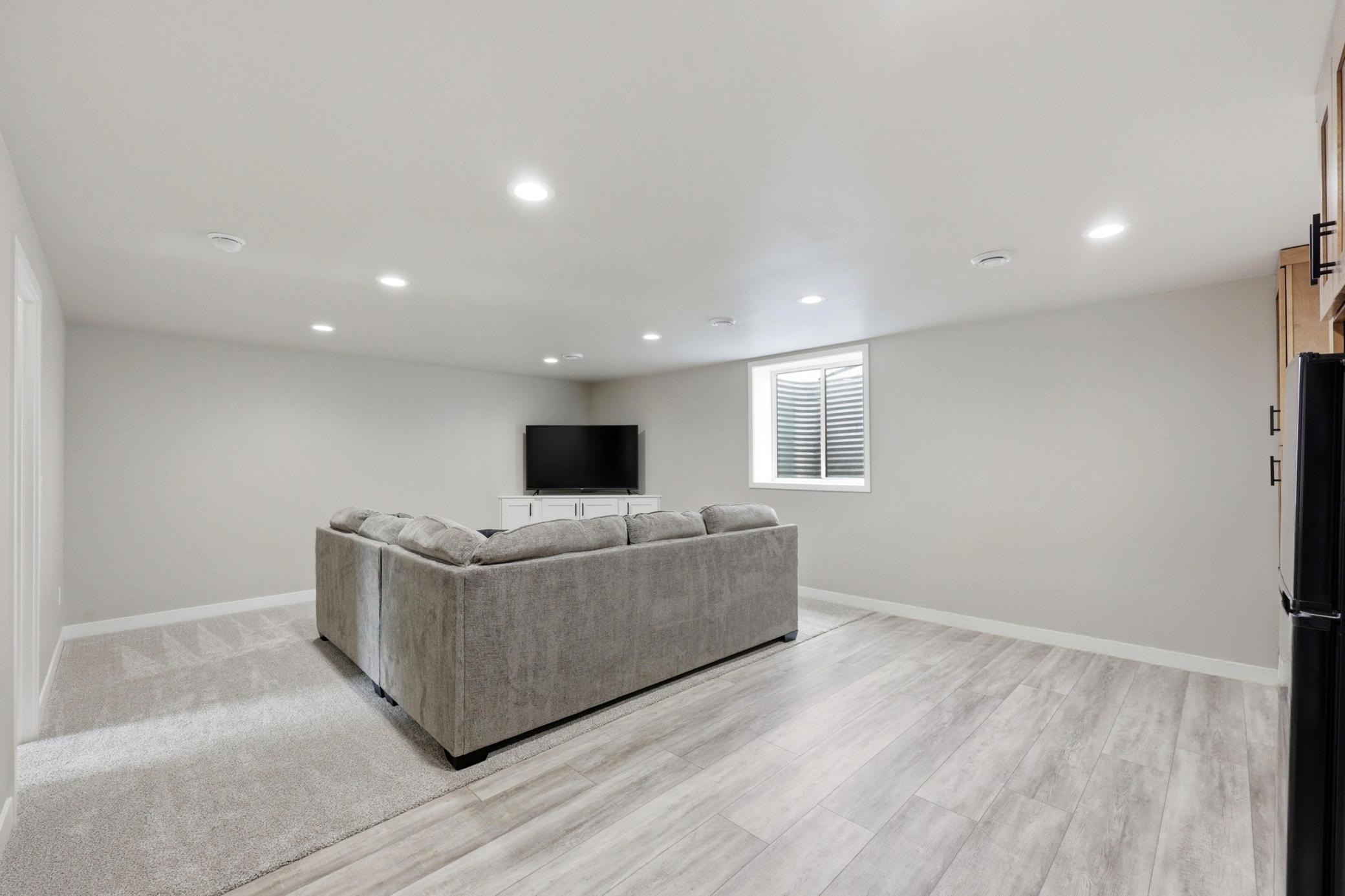 2024 single family home for sale at 102 Annies Way in Mapleton, ND — 5 bed, 4 bath (photo 31 of 55)