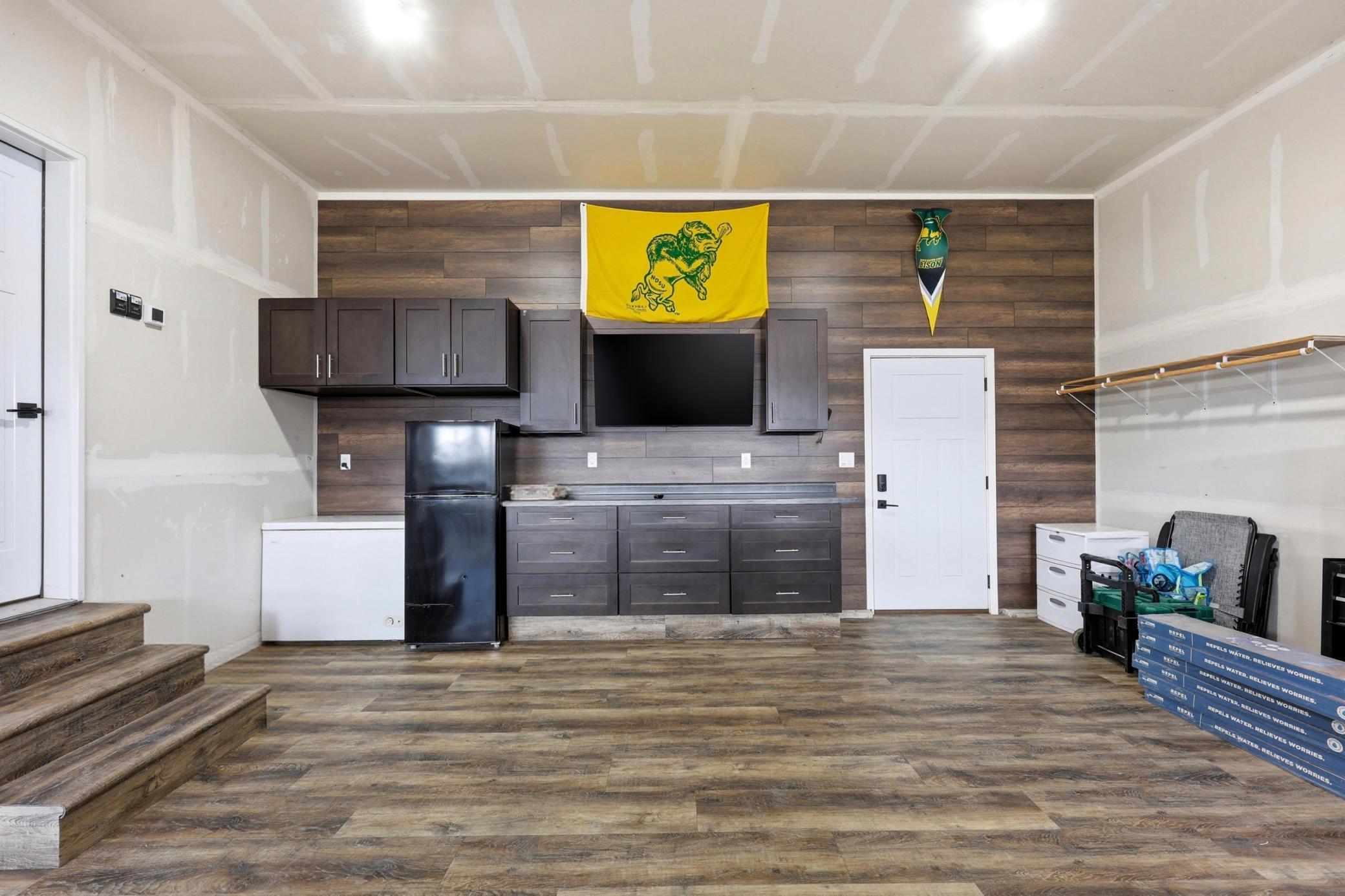 2024 single family home for sale at 102 Annies Way in Mapleton, ND — 5 bed, 4 bath (photo 36 of 55)