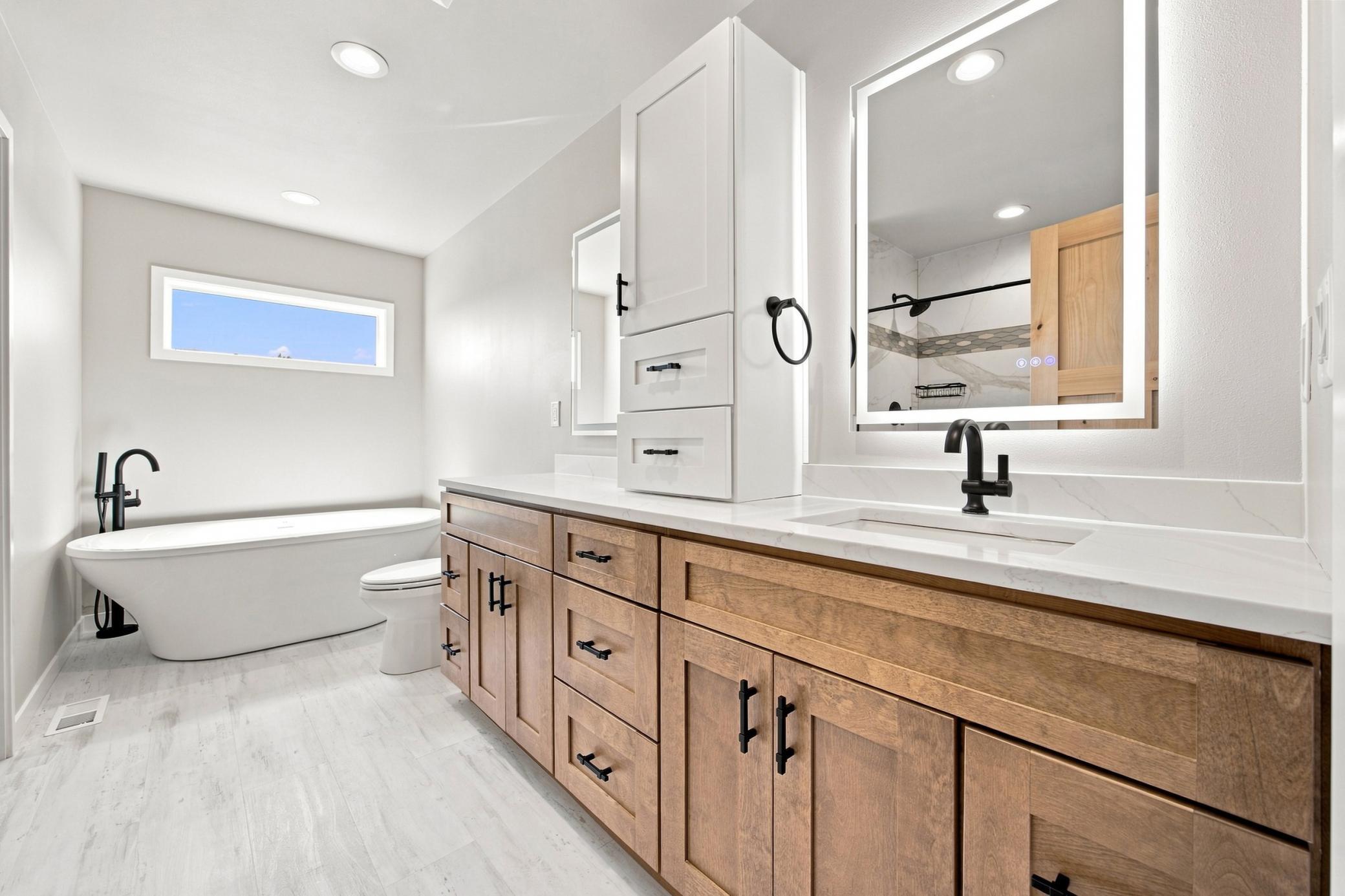 2024 single family home for sale at 102 Annies Way in Mapleton, ND — 5 bed, 4 bath (photo 16 of 47)