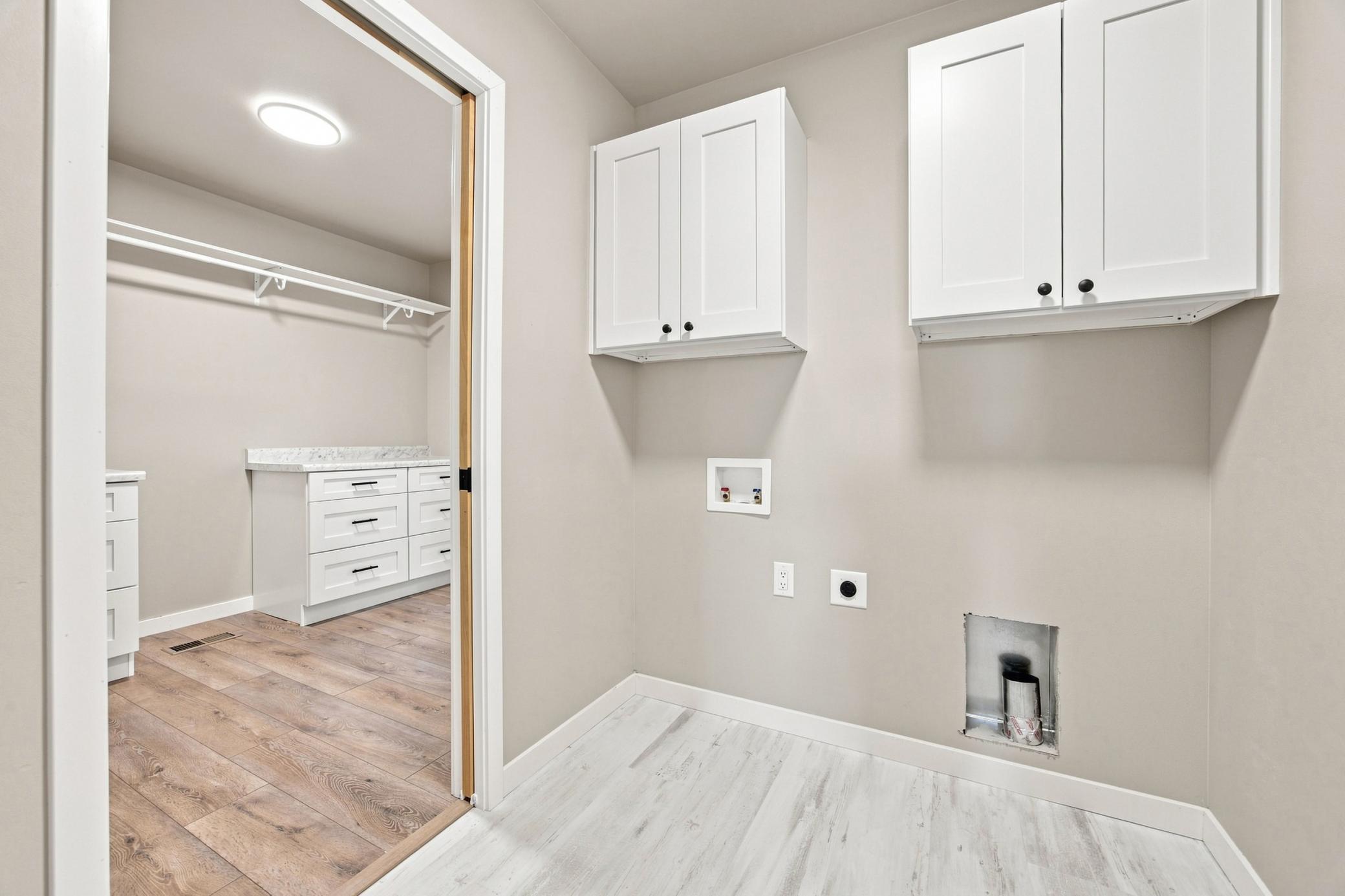 2024 single family home for sale at 102 Annies Way in Mapleton, ND — 5 bed, 4 bath (photo 19 of 47)