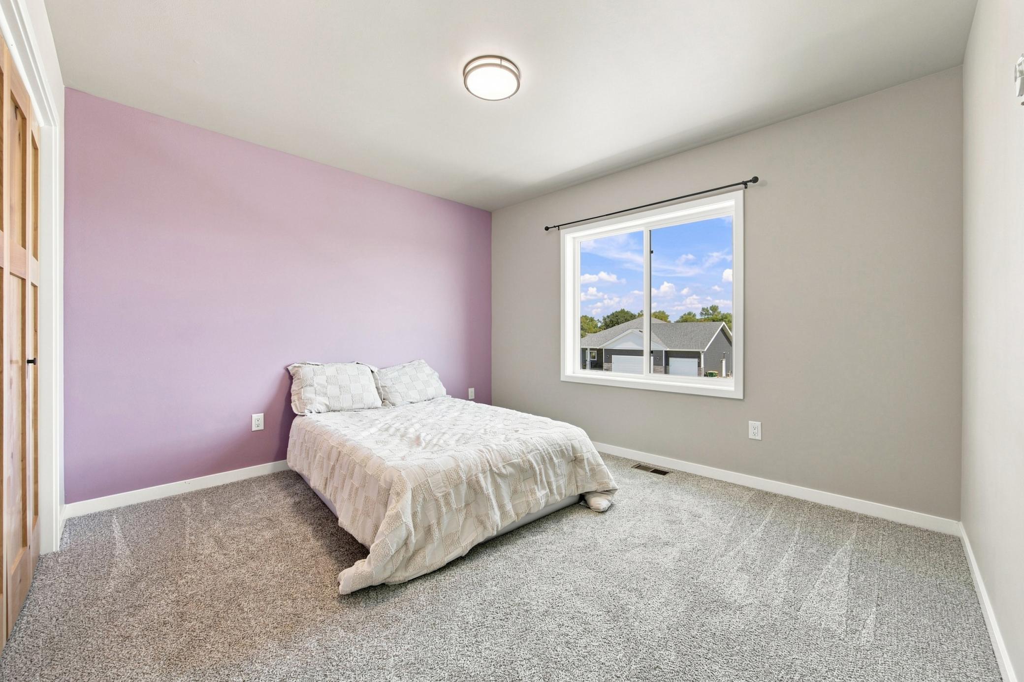 2024 single family home for sale at 102 Annies Way in Mapleton, ND — 5 bed, 4 bath (photo 22 of 47)