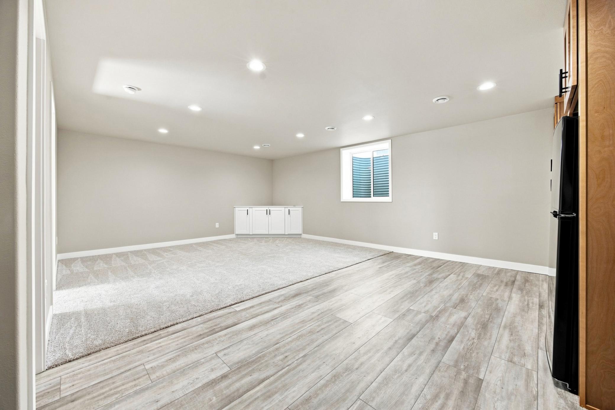 2024 single family home for sale at 102 Annies Way in Mapleton, ND — 5 bed, 4 bath (photo 24 of 47)