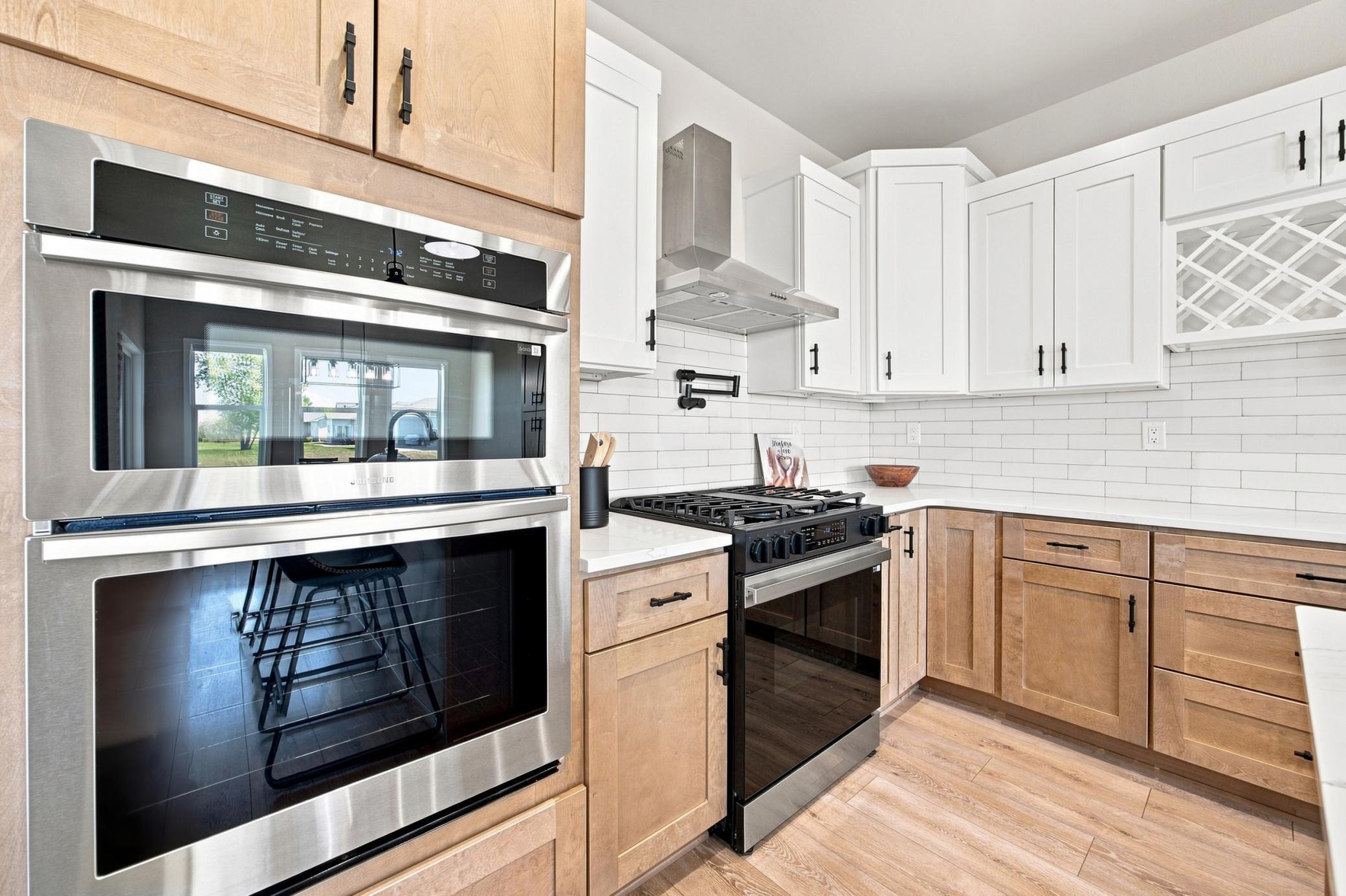 2024 single family home for sale at 102 Annies Way in Mapleton, ND — 5 bed, 4 bath (photo 10 of 47)