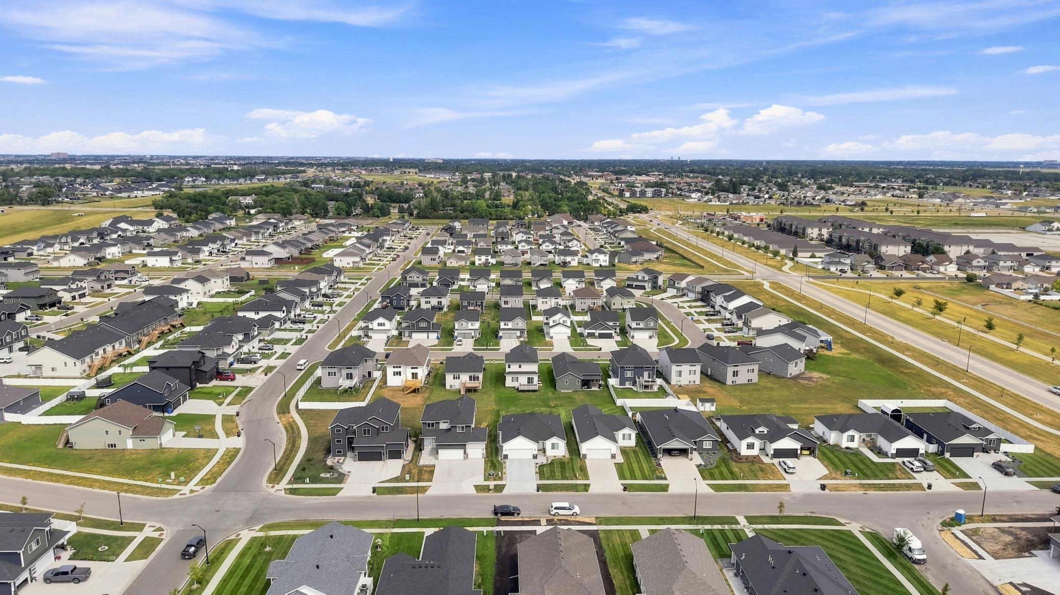 2587 Fulton Loop S, Fargo ND 58104 - Photo 33 of 35