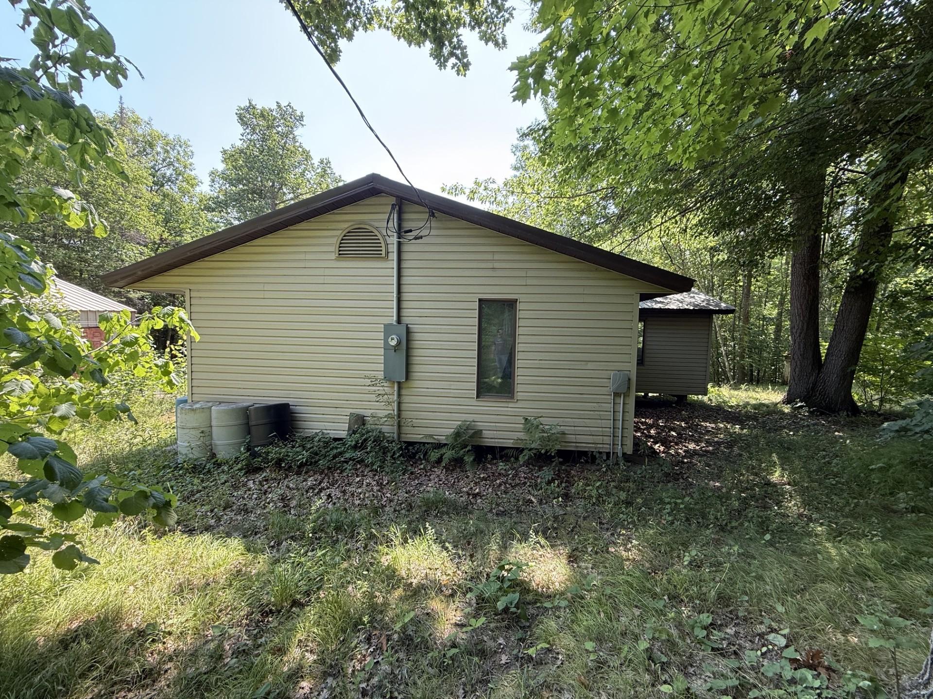 1985 single family home for sale at 8749 County Road 8 NE in Remer, MN — 4 bed, 1 bath (photo 2 of 16)