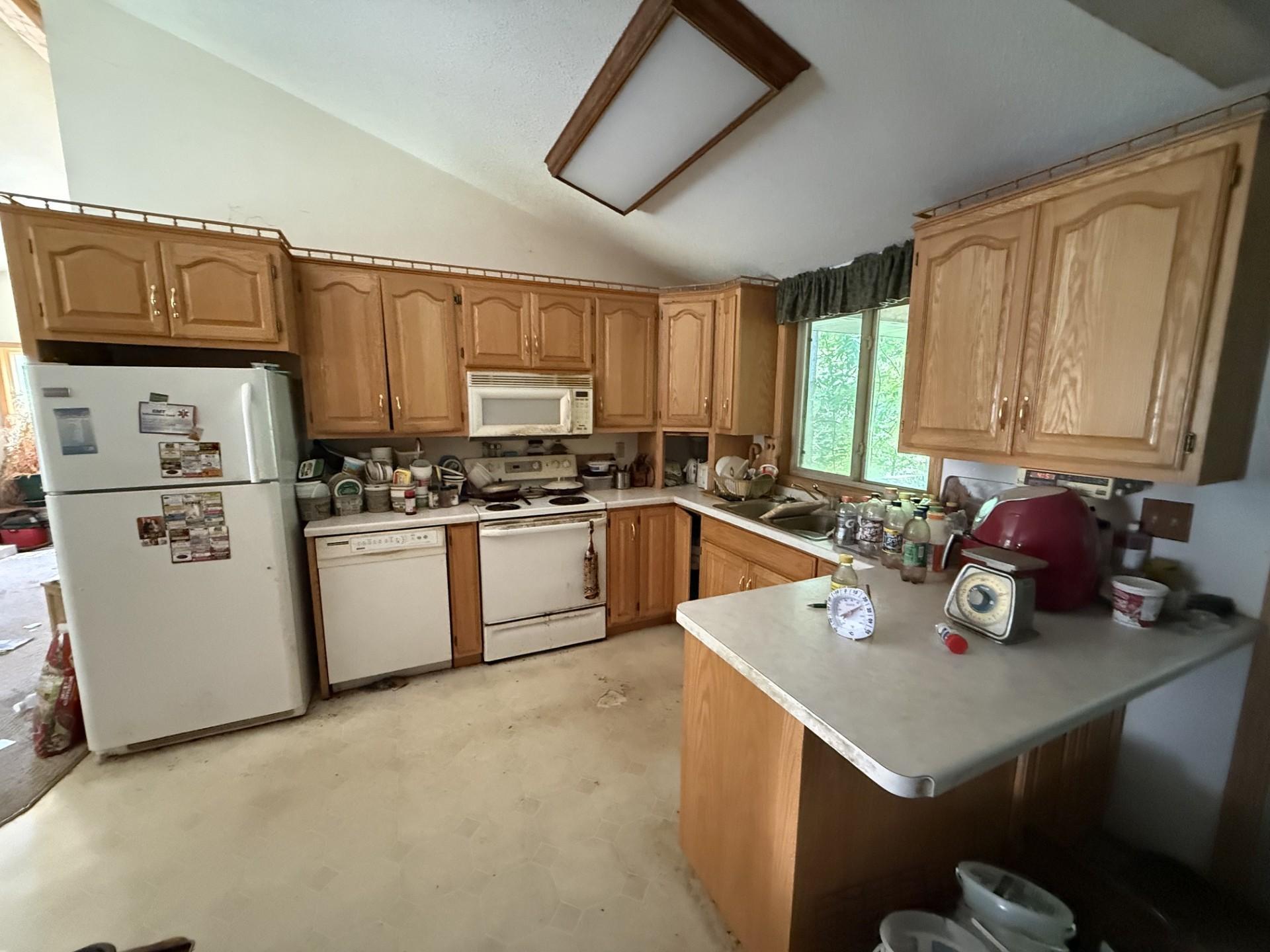 1985 single family home for sale at 8749 County Road 8 NE in Remer, MN — 4 bed, 1 bath (photo 6 of 16)