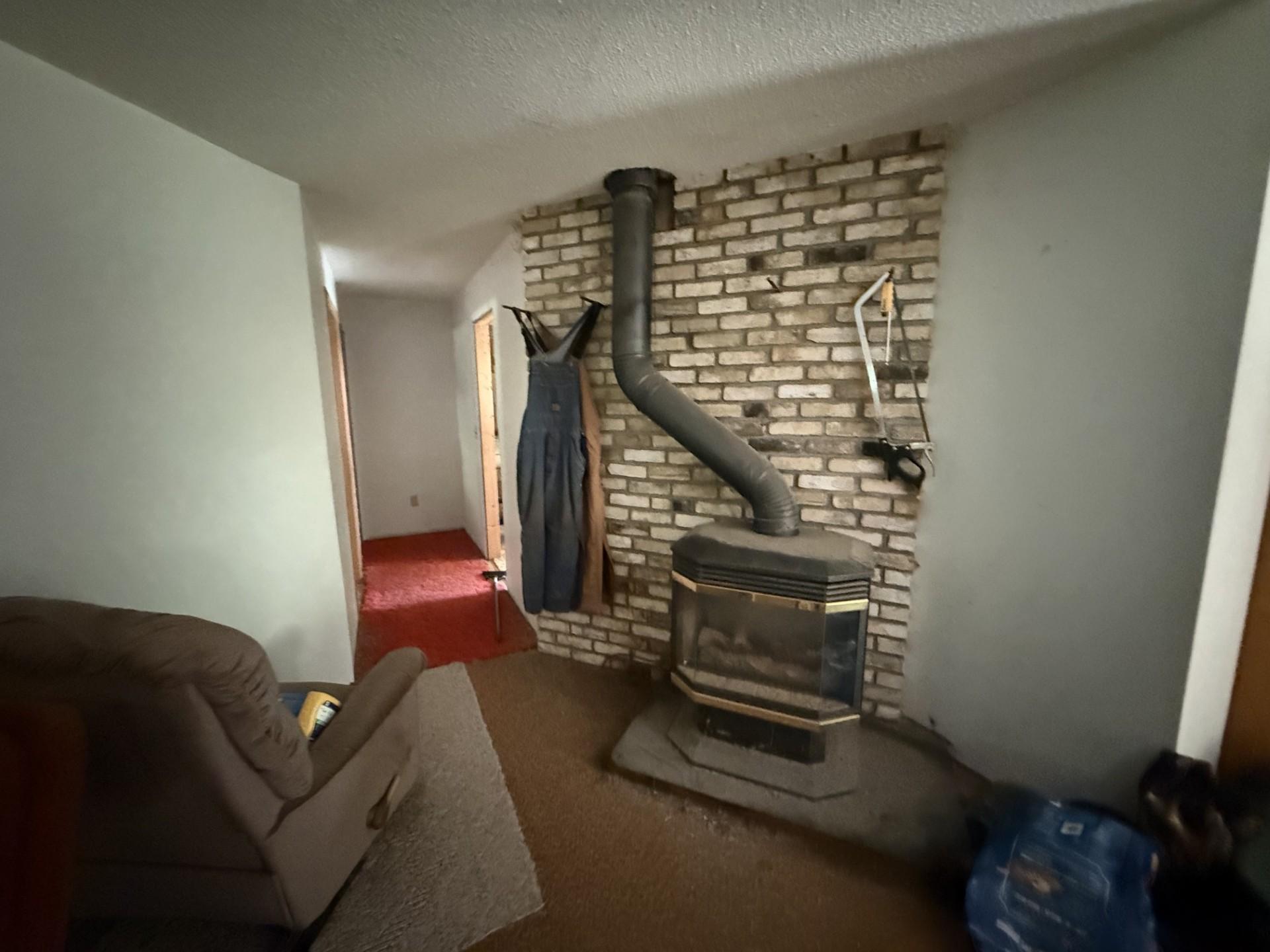 1985 single family home for sale at 8749 County Road 8 NE in Remer, MN — 4 bed, 1 bath (photo 7 of 16)