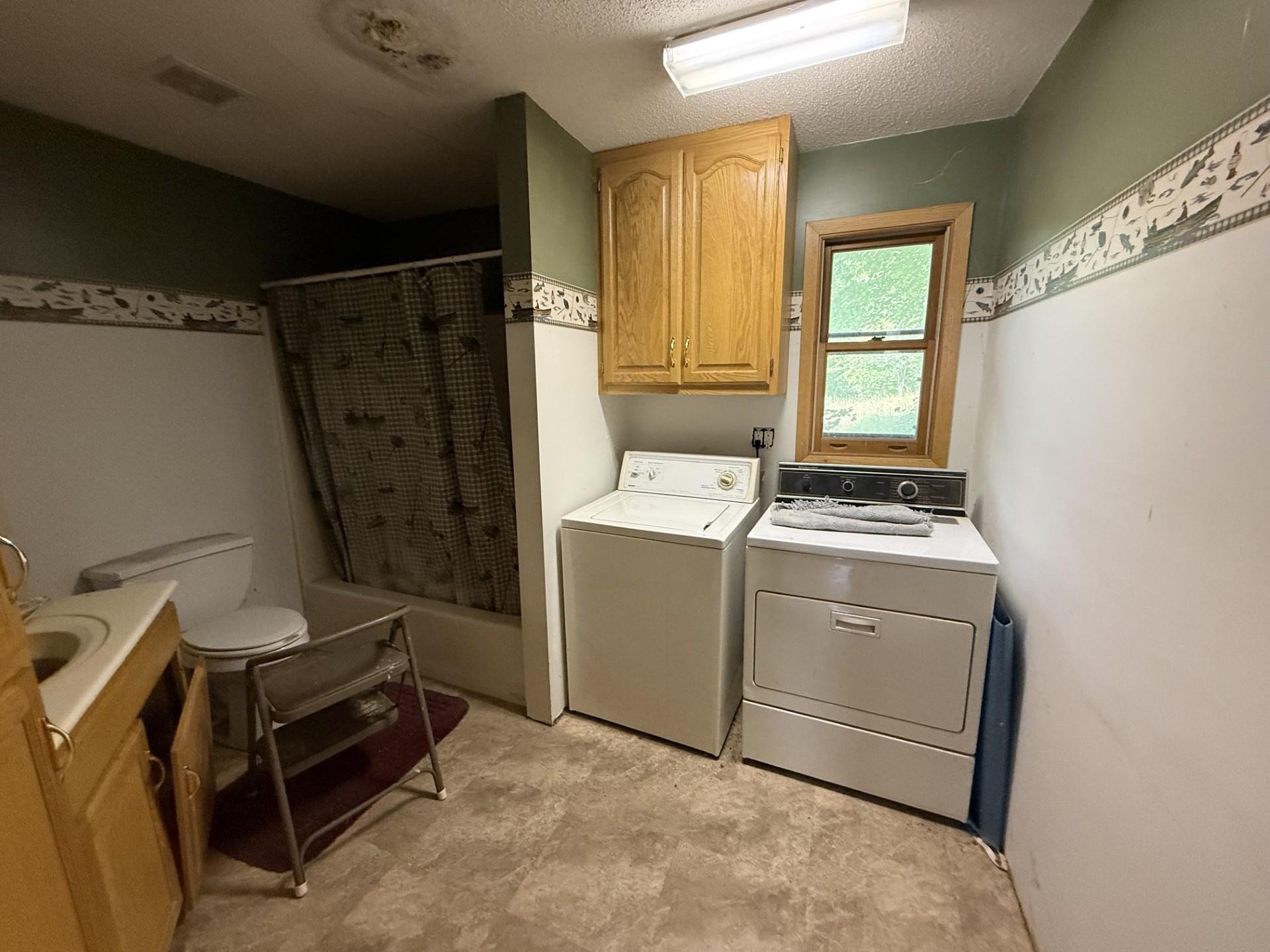 1985 single family home for sale at 8749 County Road 8 NE in Remer, MN — 4 bed, 1 bath (photo 9 of 16)