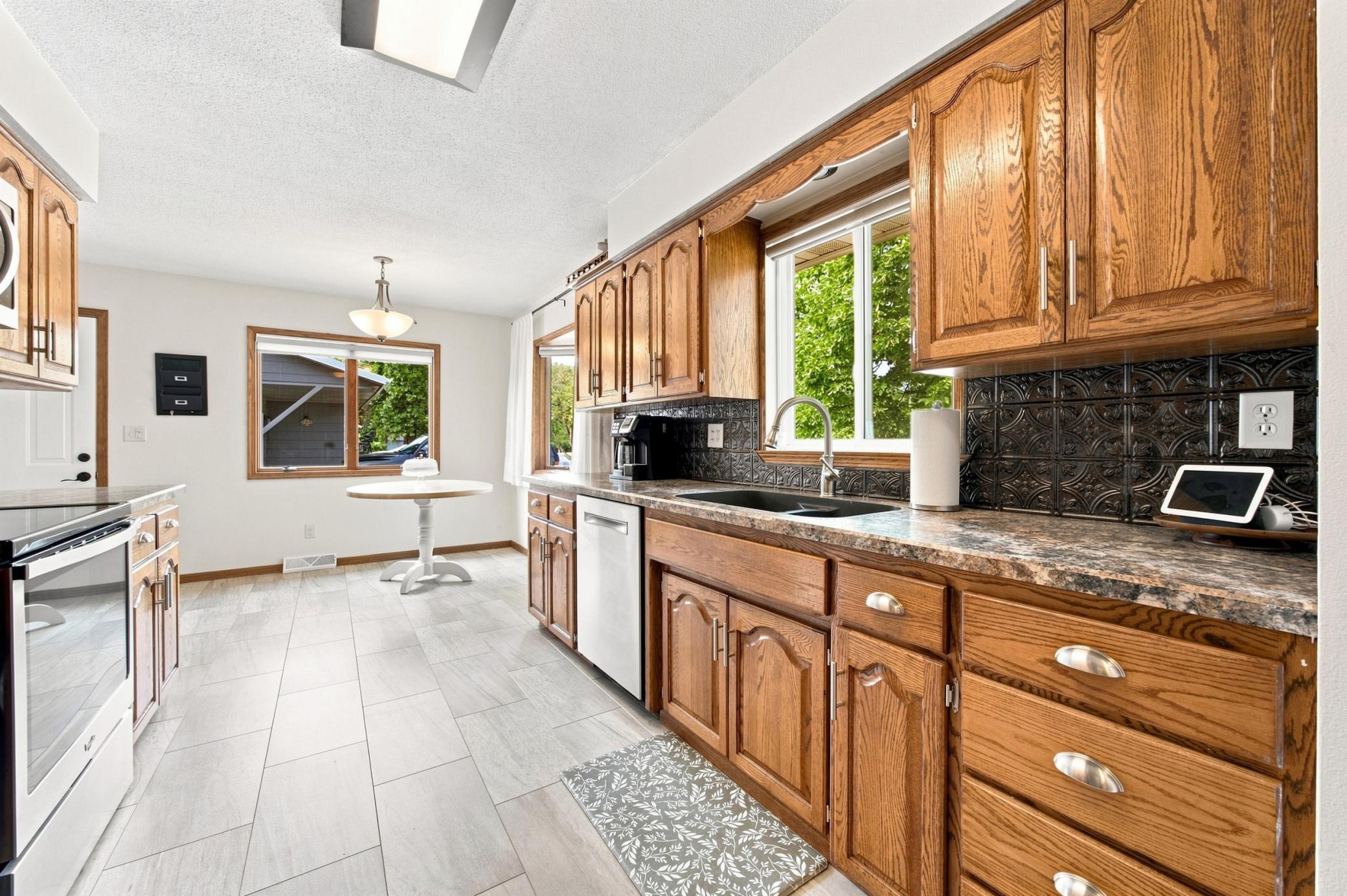 519 Appletree Lane, Moorhead MN 56560 - Photo 11 of 45