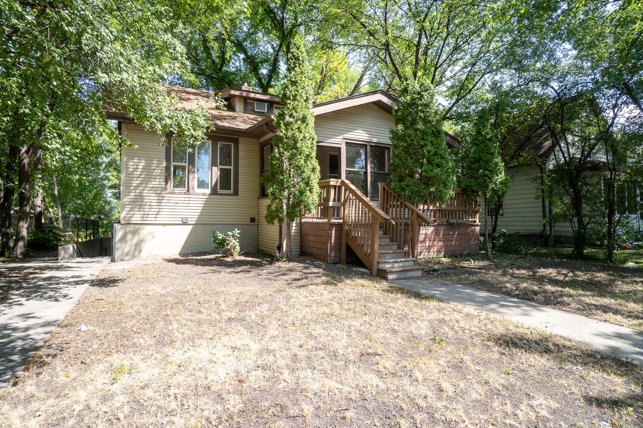915 College Street N, Fargo ND 58102 - Photo 3 of 26
