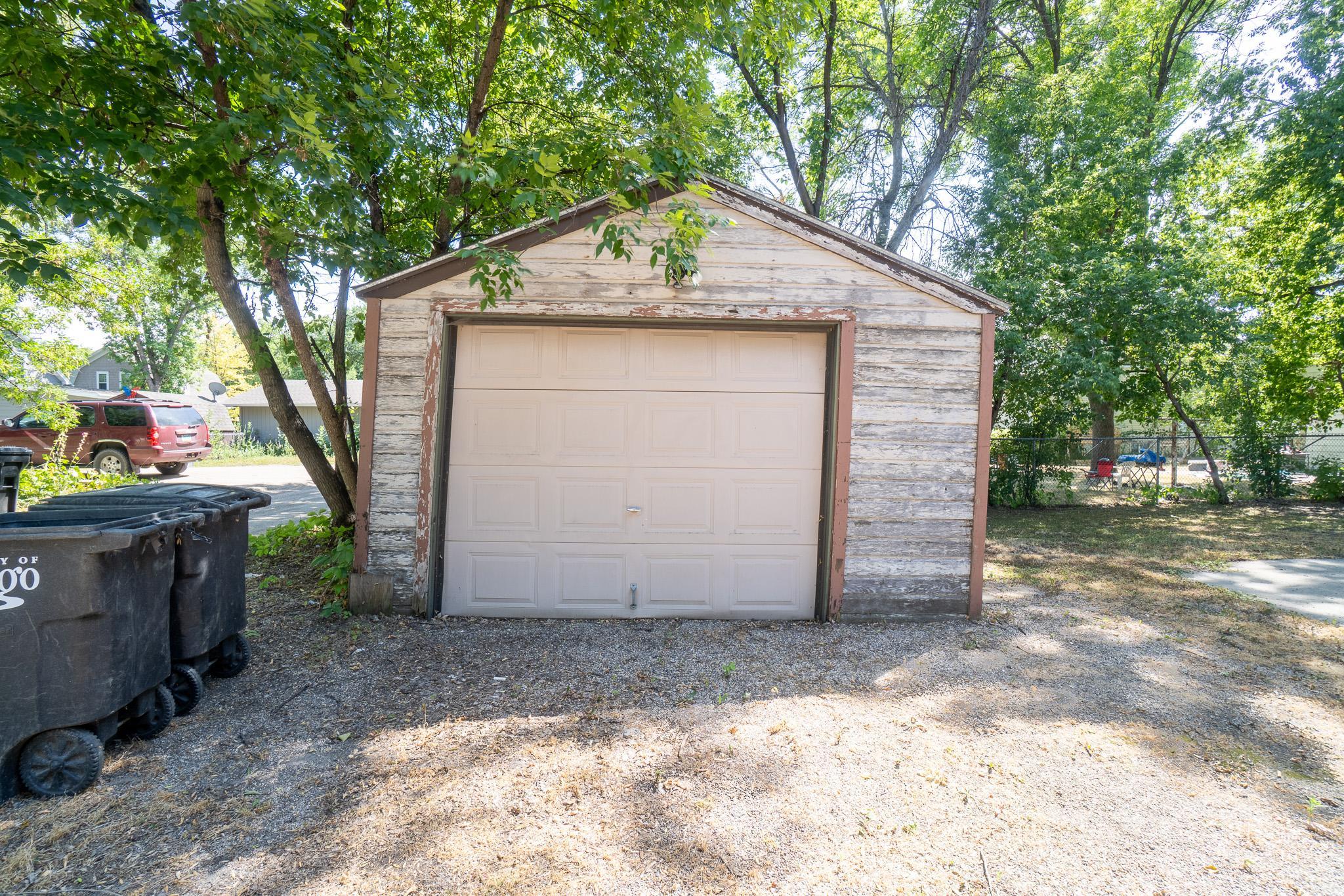 915 College Street N, Fargo ND 58102 - Photo 24 of 26