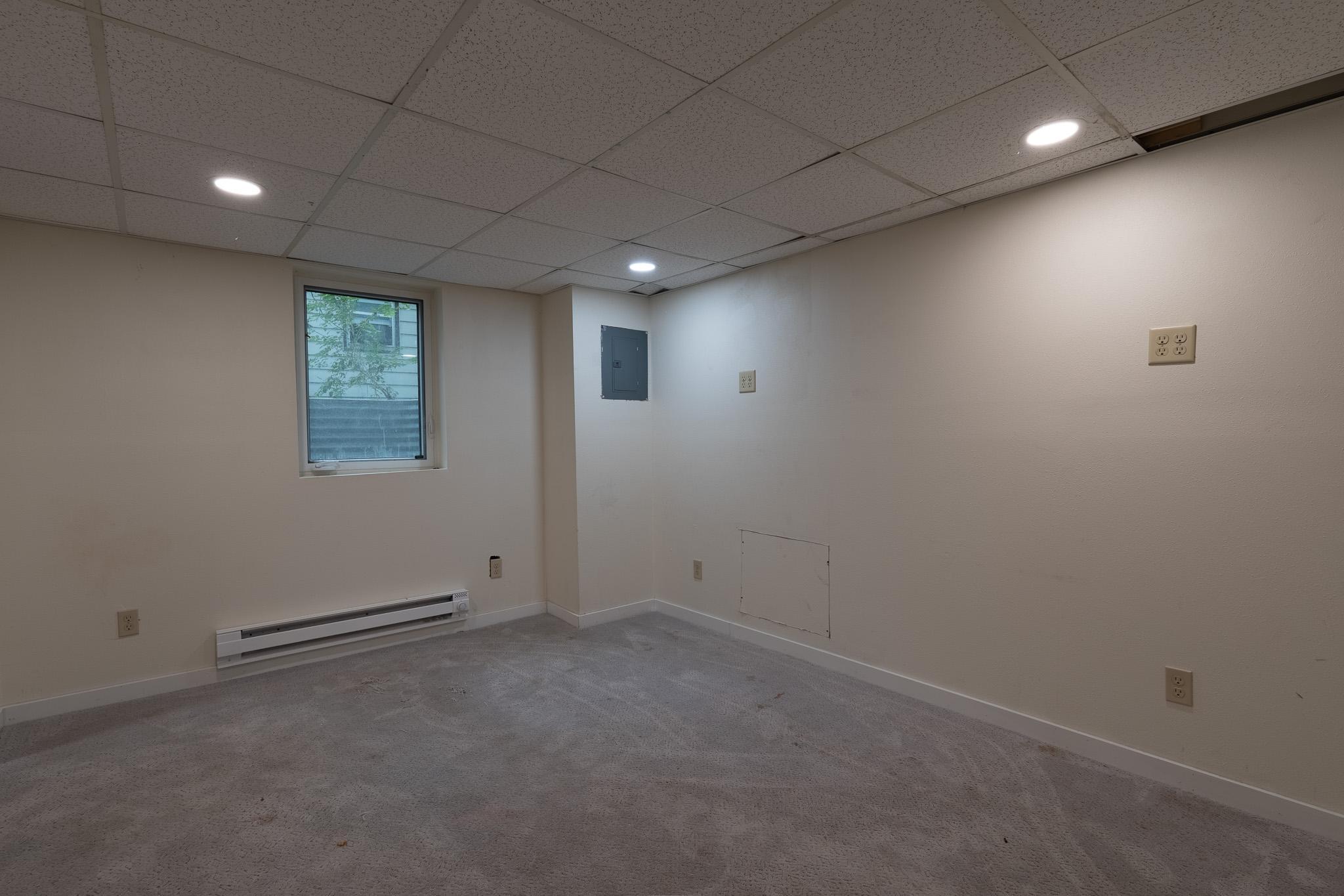 1916 single family home for sale at 915 College Street N in Fargo, ND — 5 bed, 3 bath (photo 22 of 30)