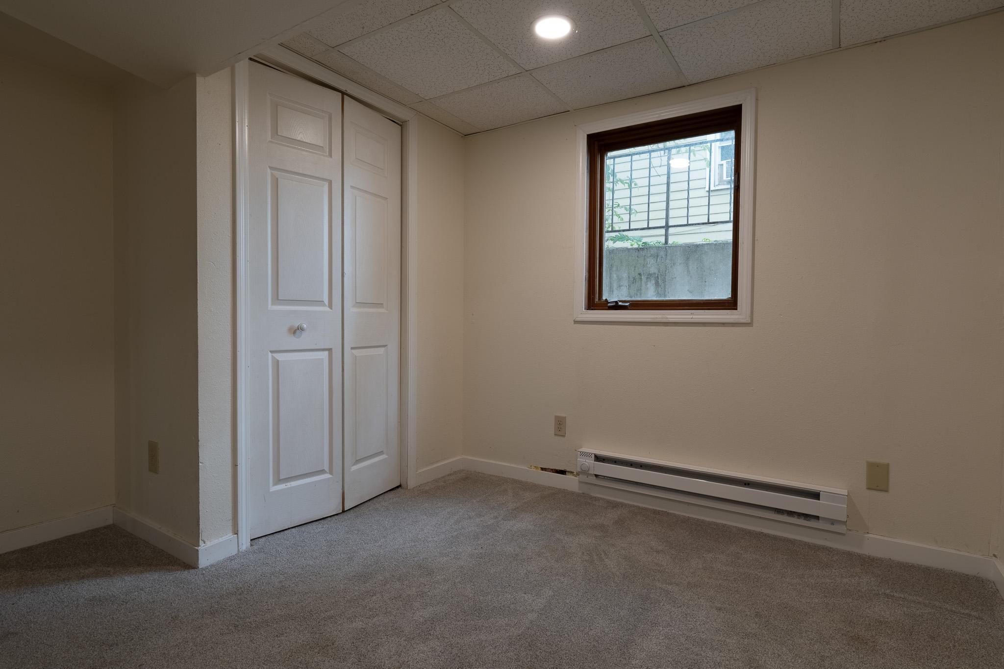 1916 single family home for sale at 915 College Street N in Fargo, ND — 5 bed, 3 bath (photo 26 of 30)