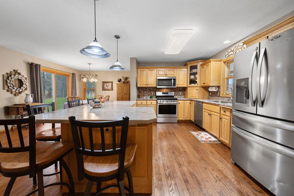 2000 single family home for sale at 10745 Birch Trail in Brainerd, MN — 4 bed, 3 bath (photo 3 of 55)