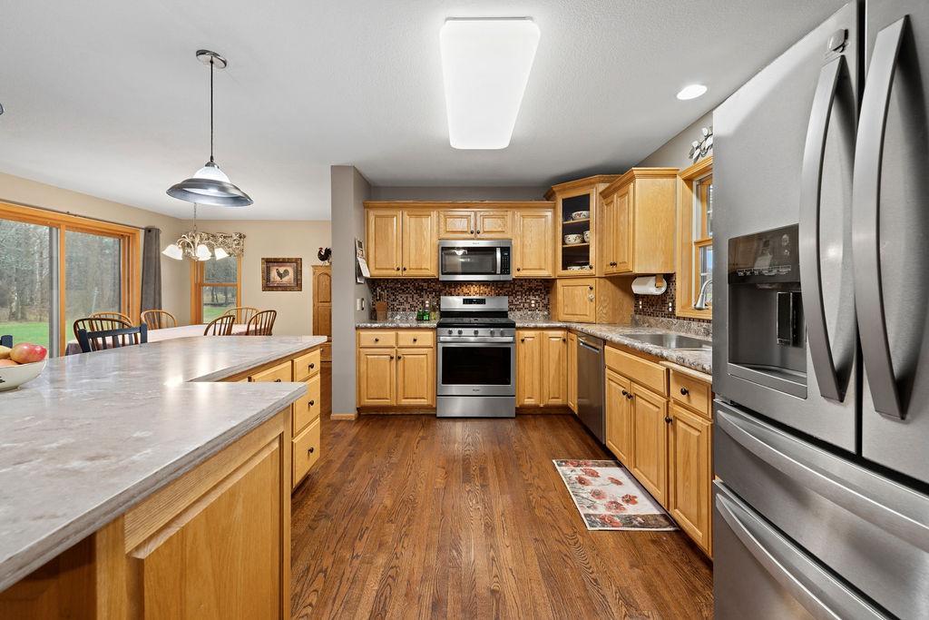 2000 single family home for sale at 10745 Birch Trail in Brainerd, MN — 4 bed, 3 bath (photo 6 of 55)
