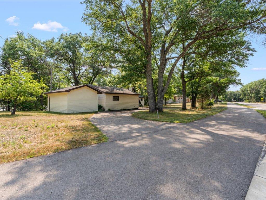 1970 single family home for sale at 12776 Knollwood Drive in Baxter, MN — 5 bed, 2 bath (photo 33 of 45)