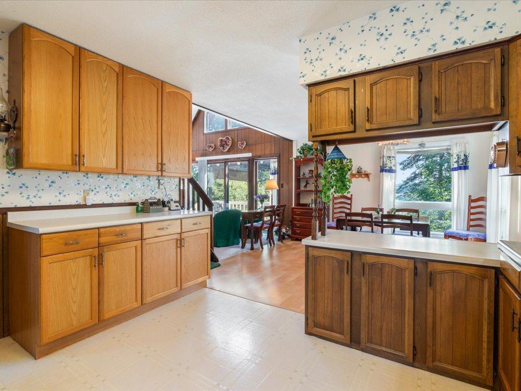 1970 single family home for sale at 12776 Knollwood Drive in Baxter, MN — 5 bed, 2 bath (photo 5 of 45)