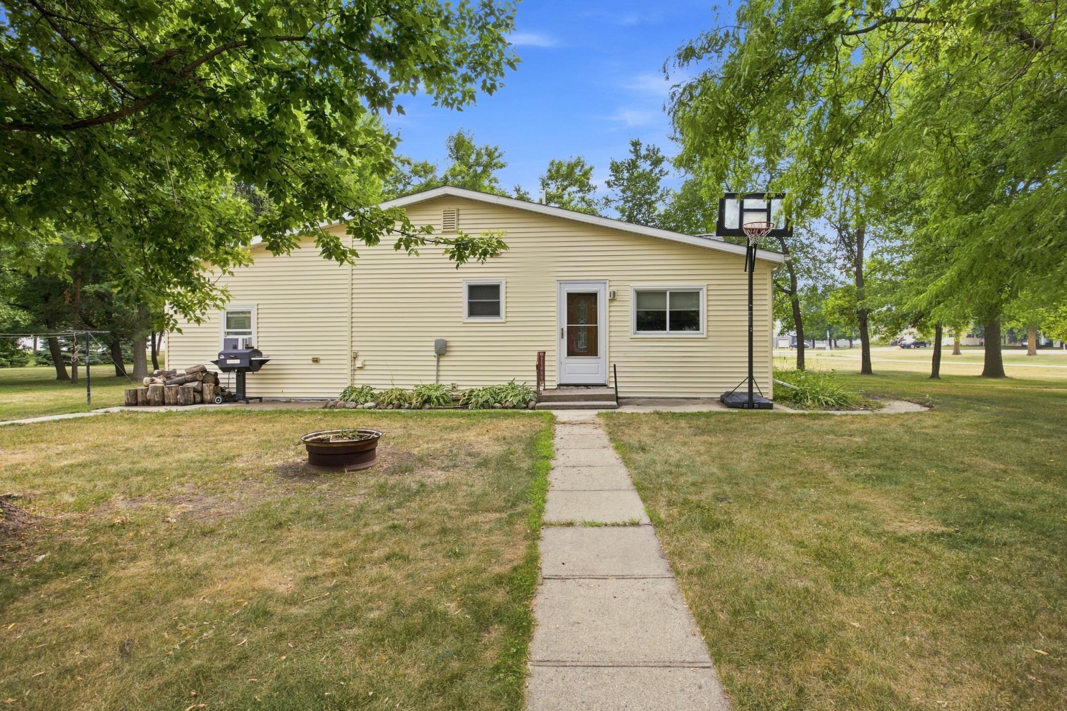 200 Grant Street N, Colfax ND 58018 - Photo 22 of 25