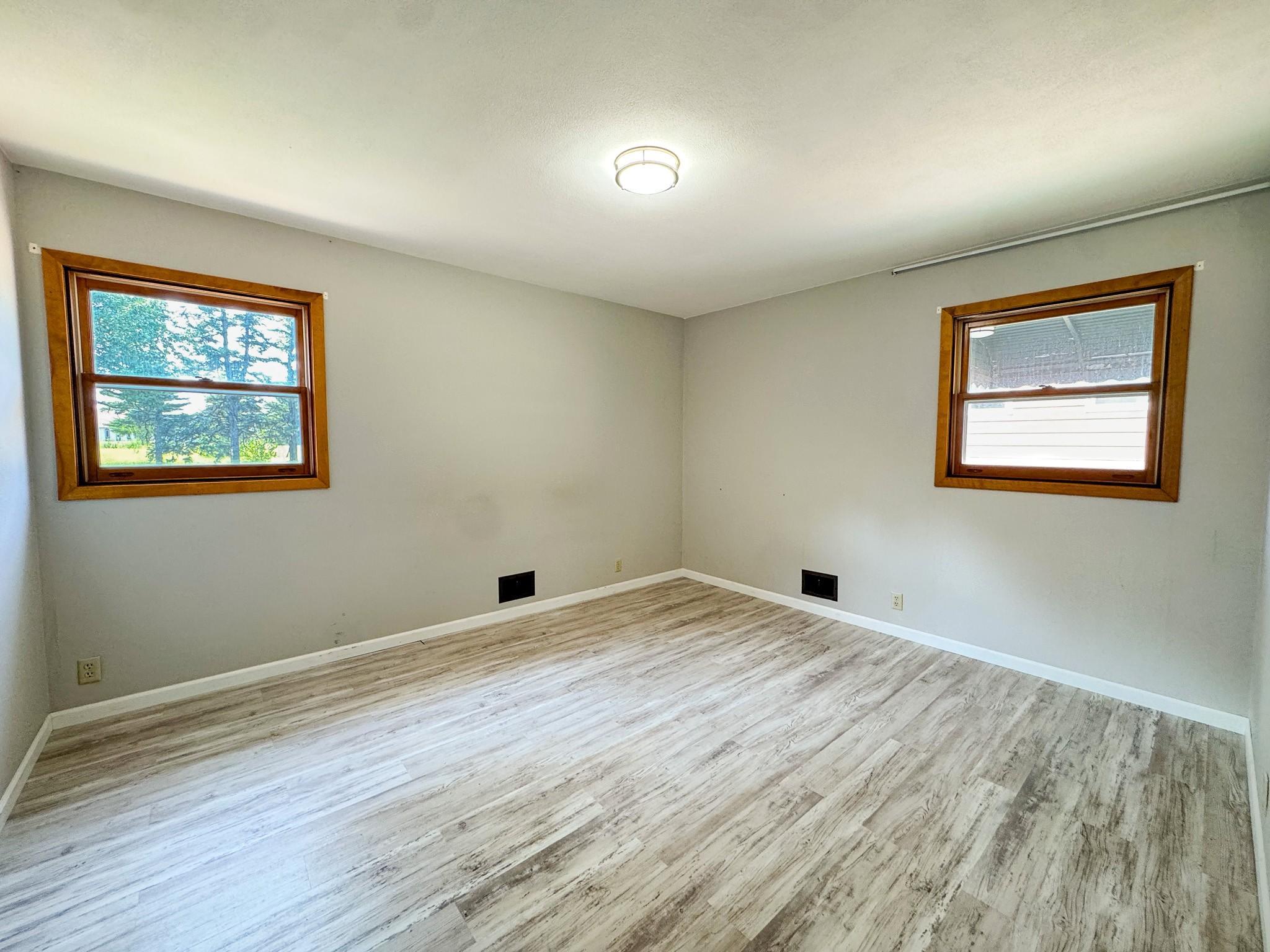 1960 single family home for sale at 518 E Saint Charles Avenue in Fergus Falls, MN — 3 bed, 2 bath (photo 13 of 44)