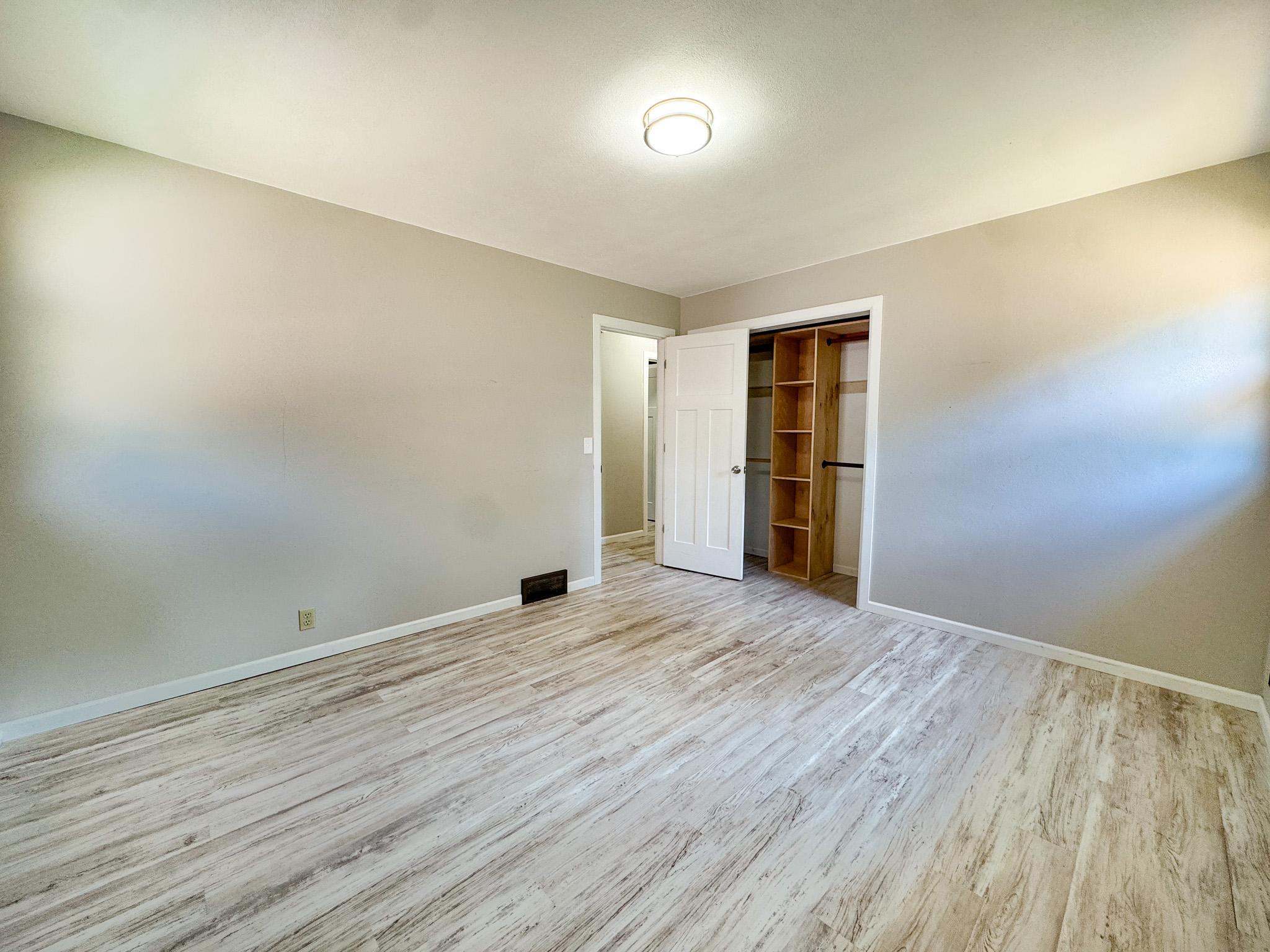 1960 single family home for sale at 518 E Saint Charles Avenue in Fergus Falls, MN — 3 bed, 2 bath (photo 14 of 44)