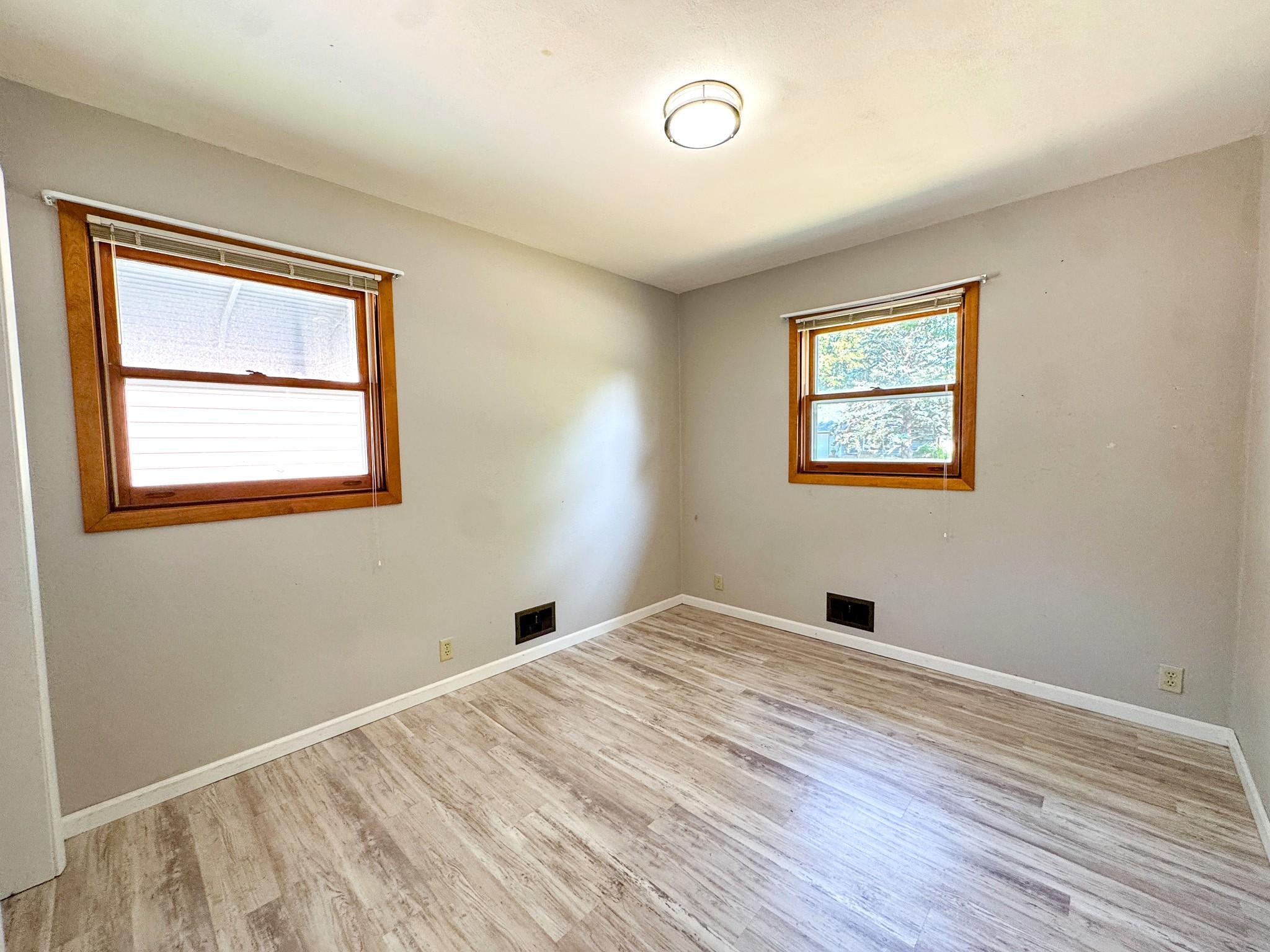 1960 single family home for sale at 518 E Saint Charles Avenue in Fergus Falls, MN — 3 bed, 2 bath (photo 16 of 44)