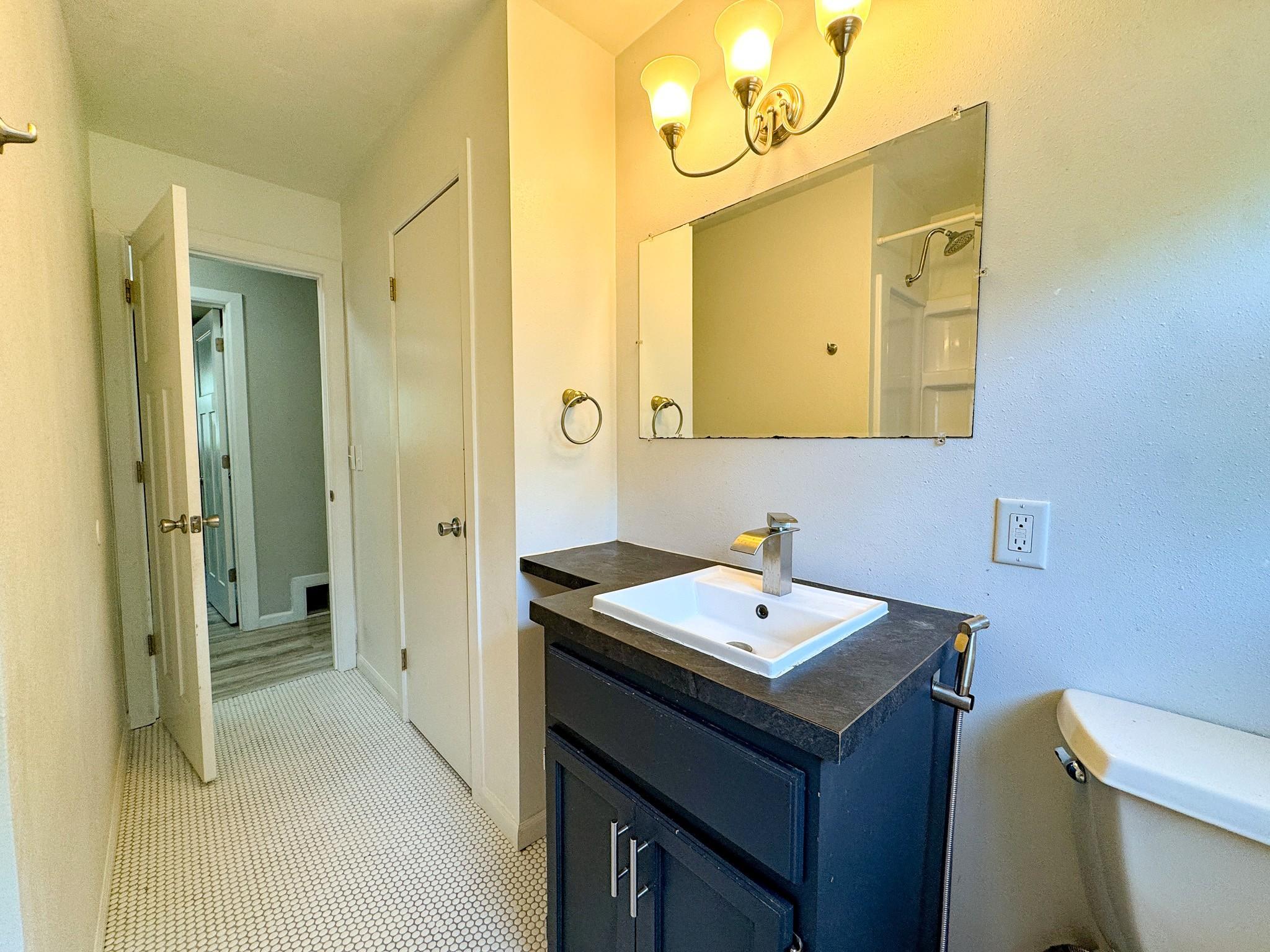 1960 single family home for sale at 518 E Saint Charles Avenue in Fergus Falls, MN — 3 bed, 2 bath (photo 18 of 44)