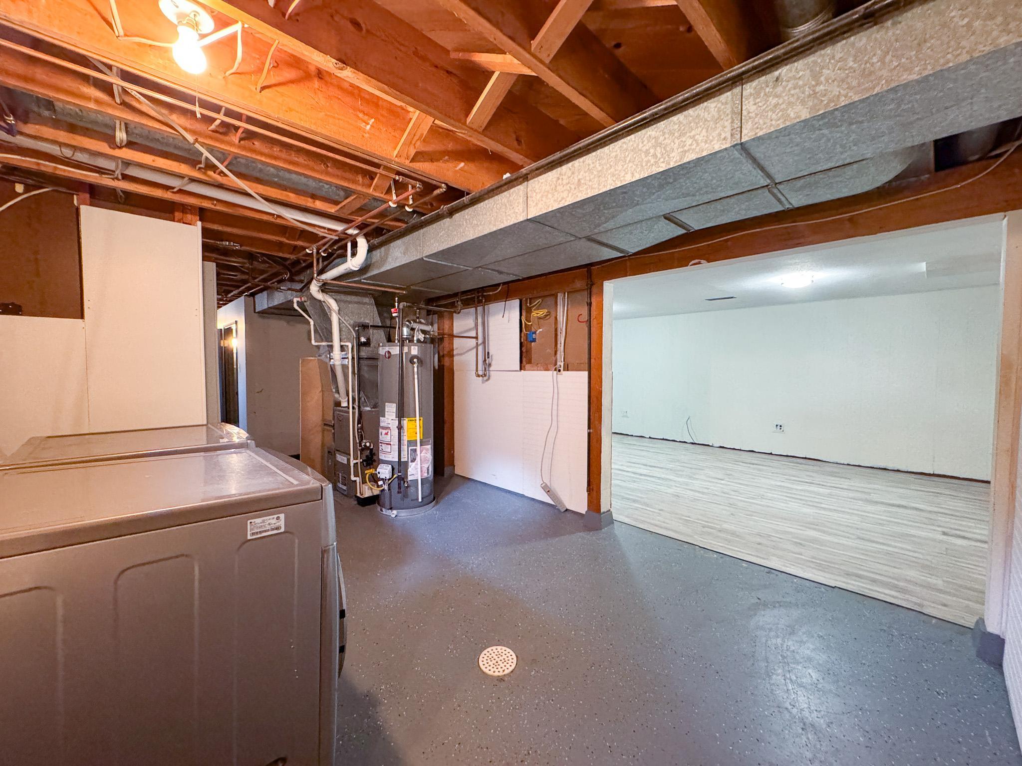 1960 single family home for sale at 518 E Saint Charles Avenue in Fergus Falls, MN — 3 bed, 2 bath (photo 28 of 44)