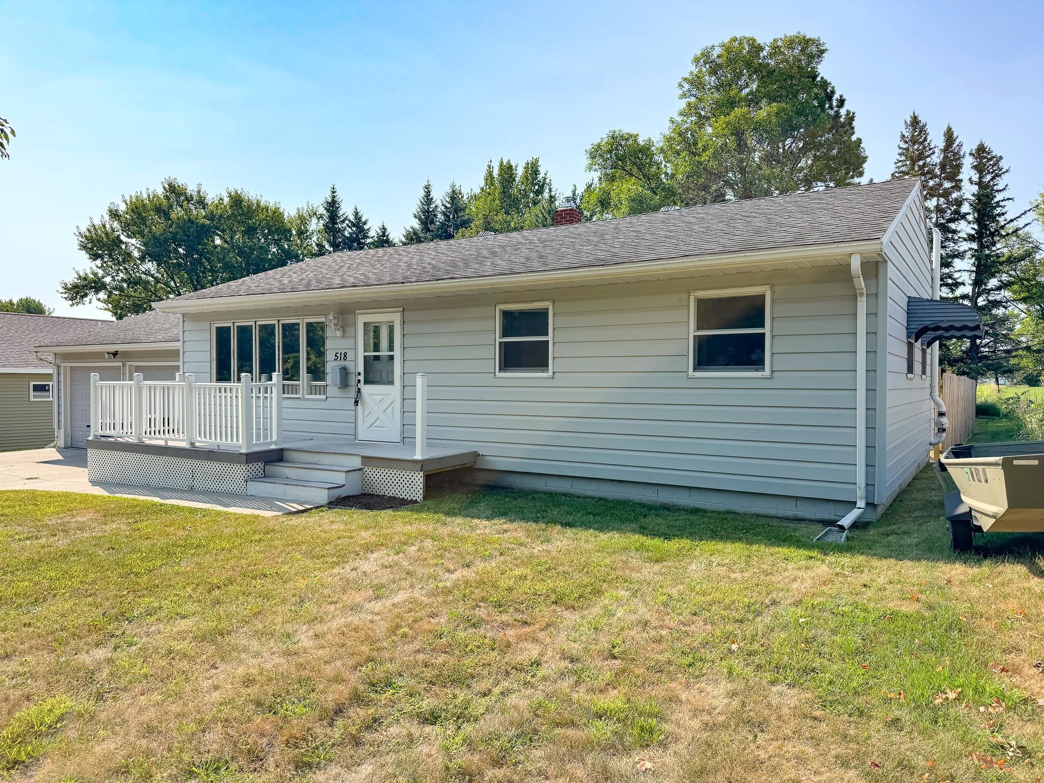 1960 single family home for sale at 518 E Saint Charles Avenue in Fergus Falls, MN — 3 bed, 2 bath (photo 37 of 44)