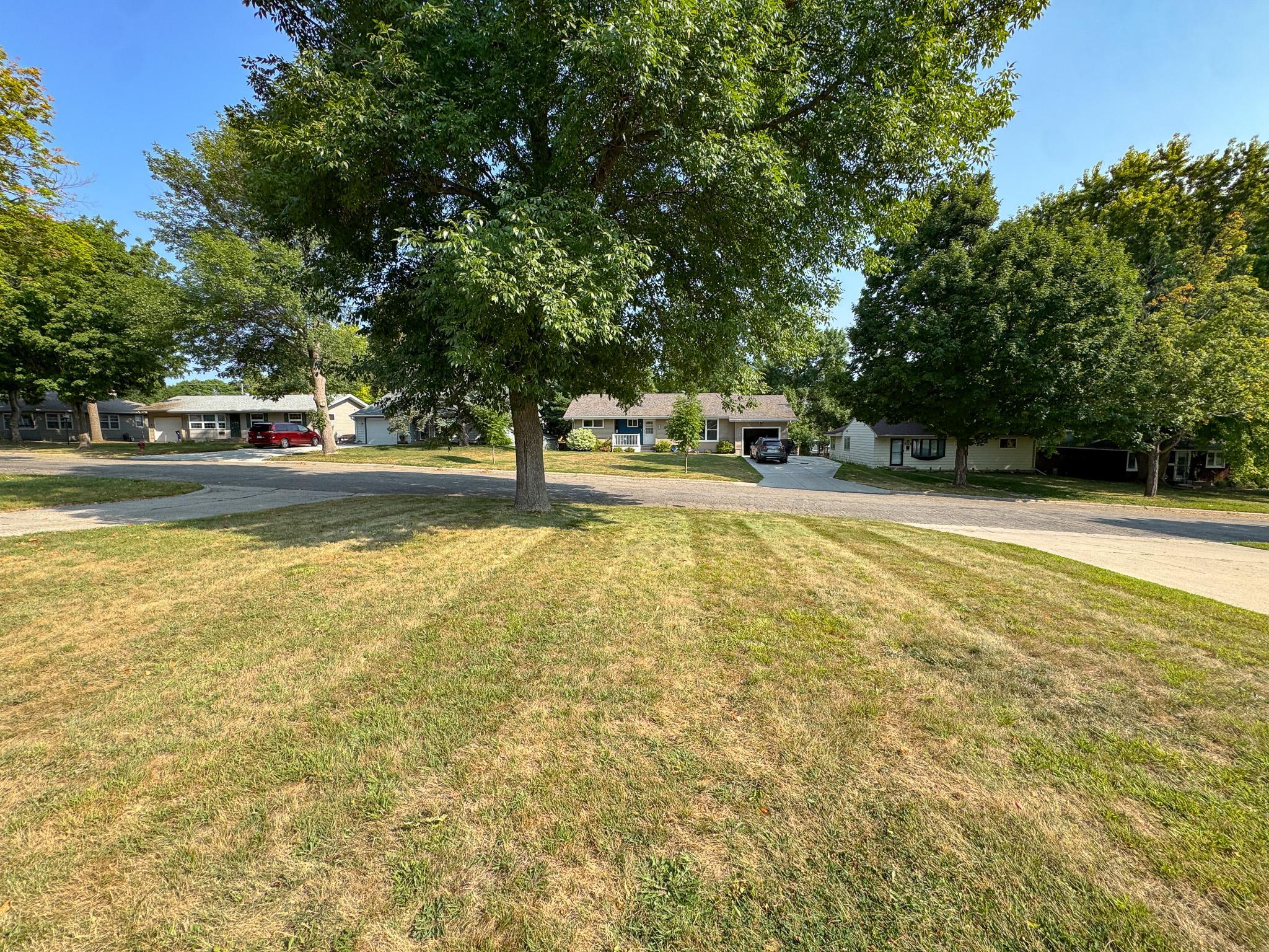 1960 single family home for sale at 518 E Saint Charles Avenue in Fergus Falls, MN — 3 bed, 2 bath (photo 40 of 44)