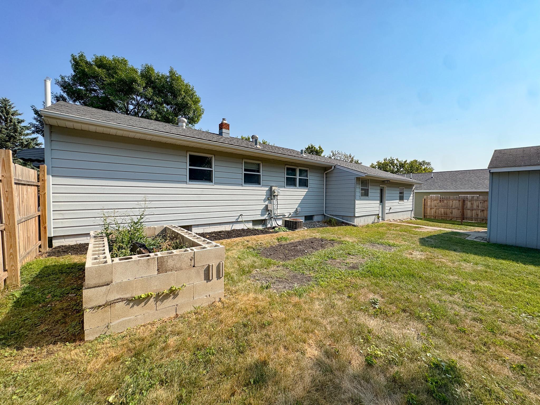 1960 single family home for sale at 518 E Saint Charles Avenue in Fergus Falls, MN — 3 bed, 2 bath (photo 42 of 44)