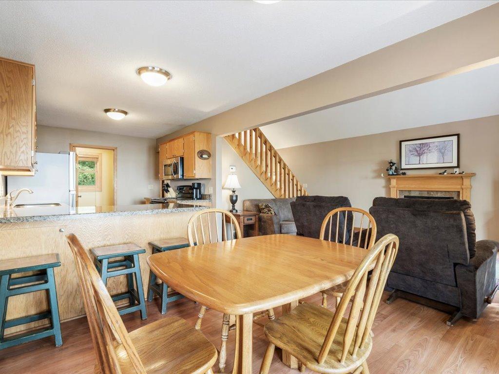1987 townhouse for sale at 30926 N Lakeview Drive in Breezy Point, MN — 3 bed, 3 bath (photo 12 of 35)