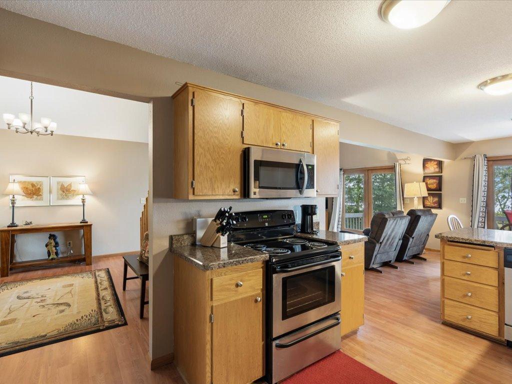 1987 townhouse for sale at 30926 N Lakeview Drive in Breezy Point, MN — 3 bed, 3 bath (photo 9 of 35)