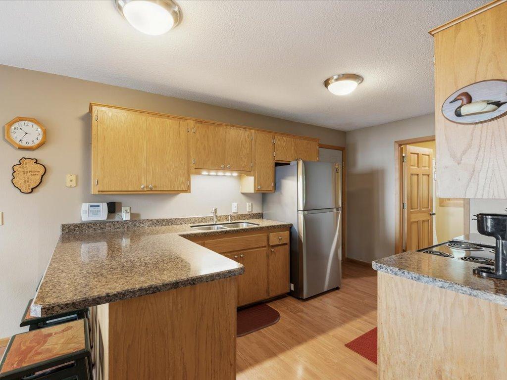 1987 townhouse for sale at 30926 N Lakeview Drive in Breezy Point, MN — 3 bed, 3 bath (photo 10 of 35)